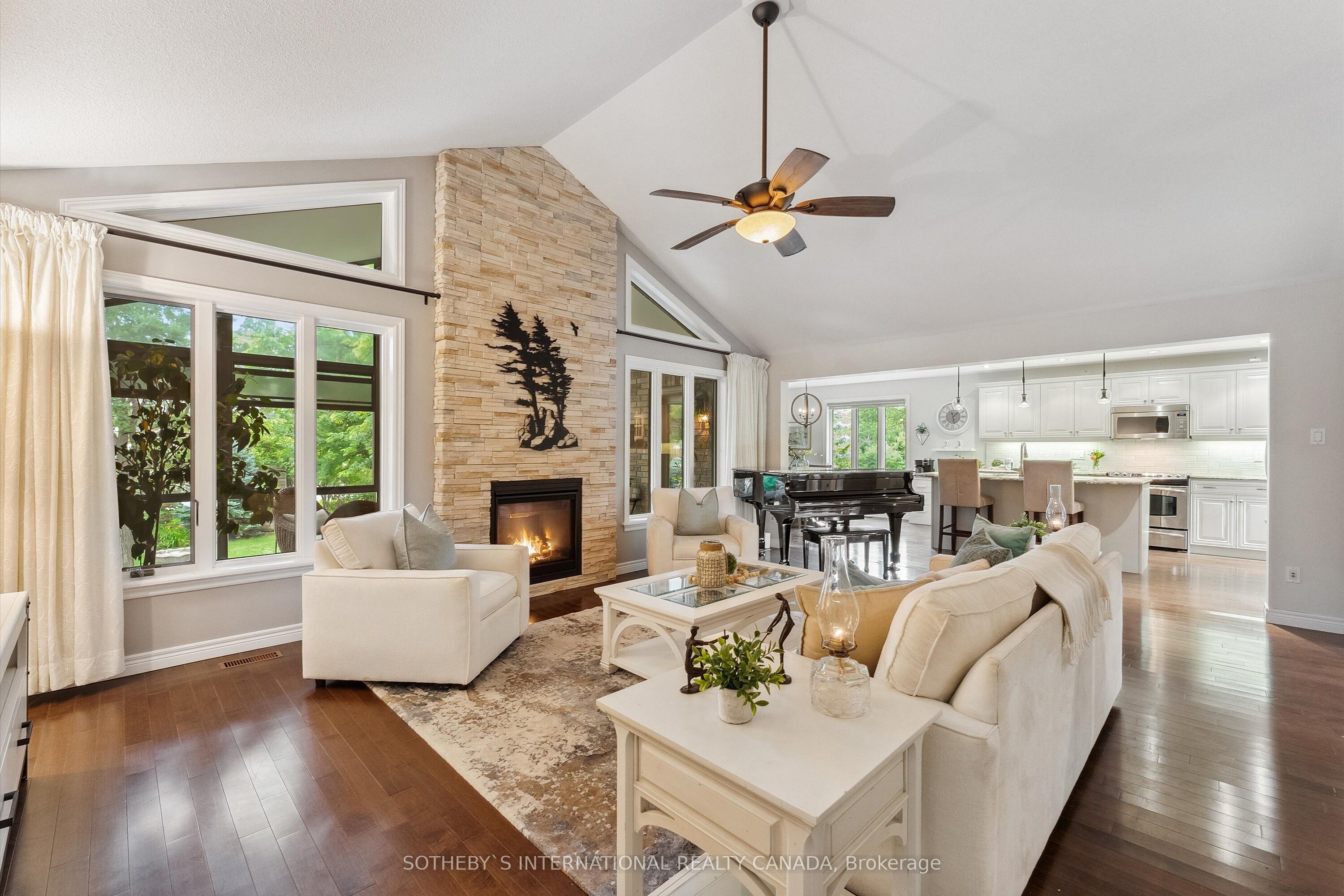 33 South Harbour Drive