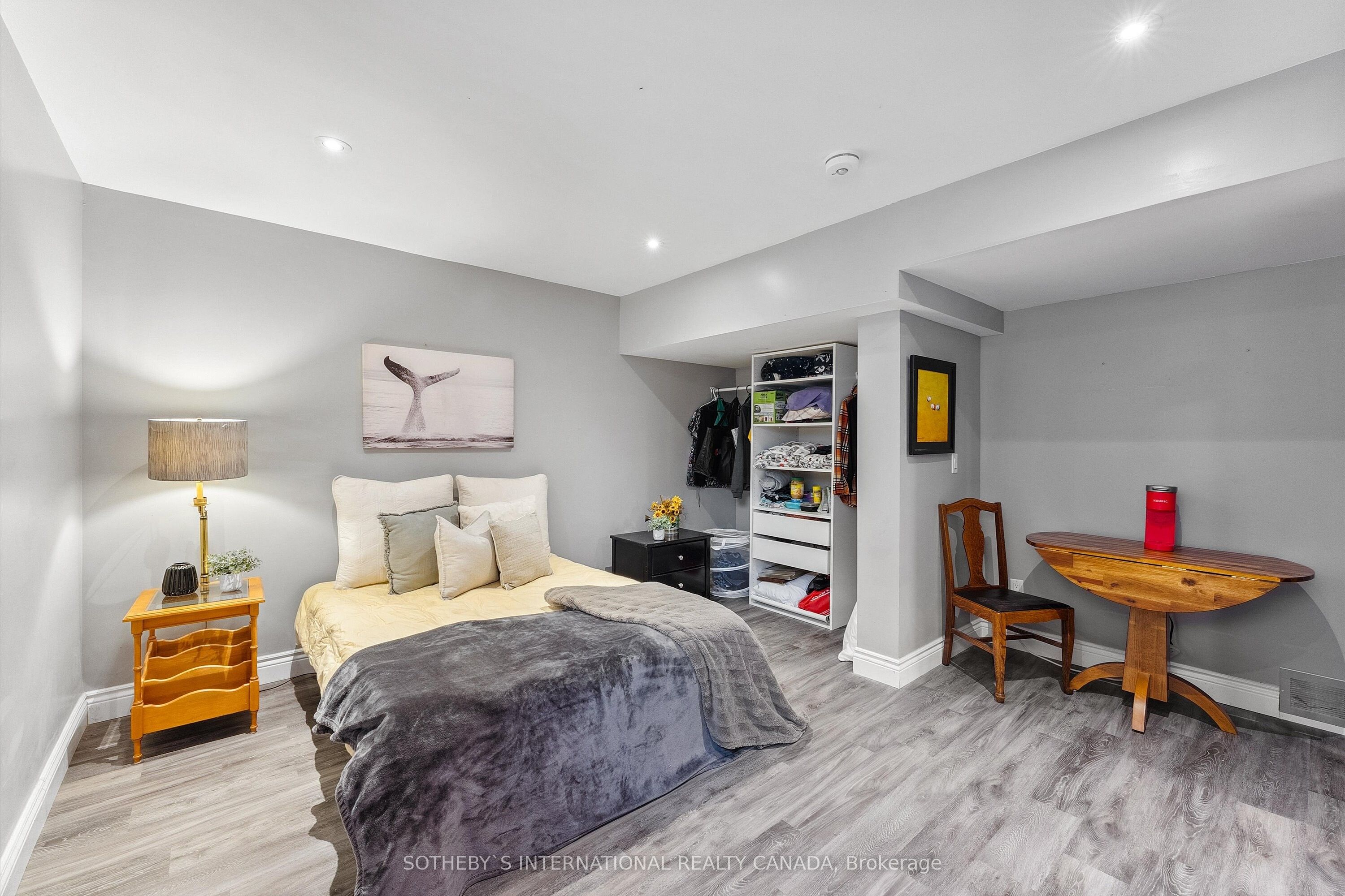 33 South Harbour Drive