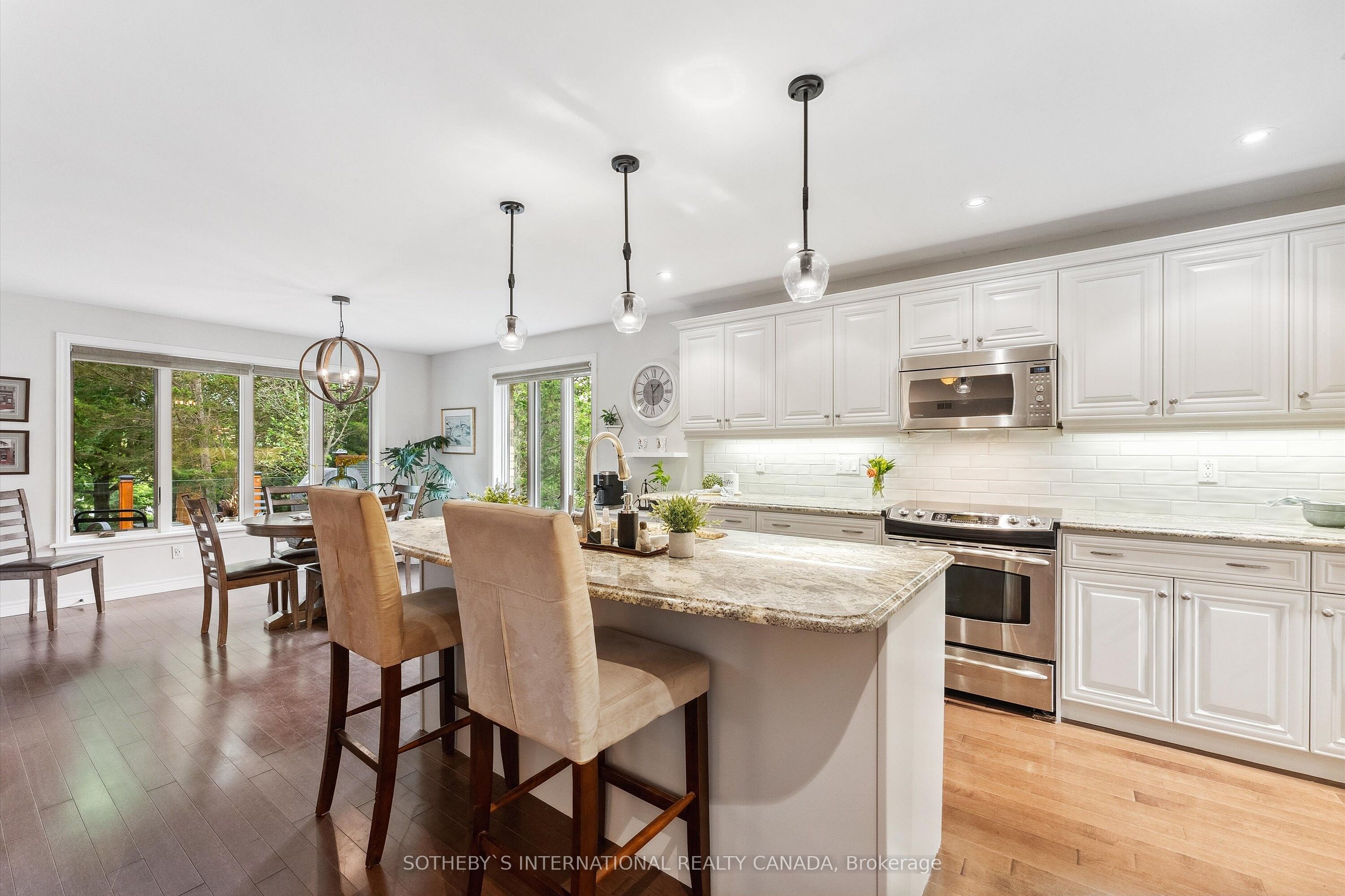 33 South Harbour Drive