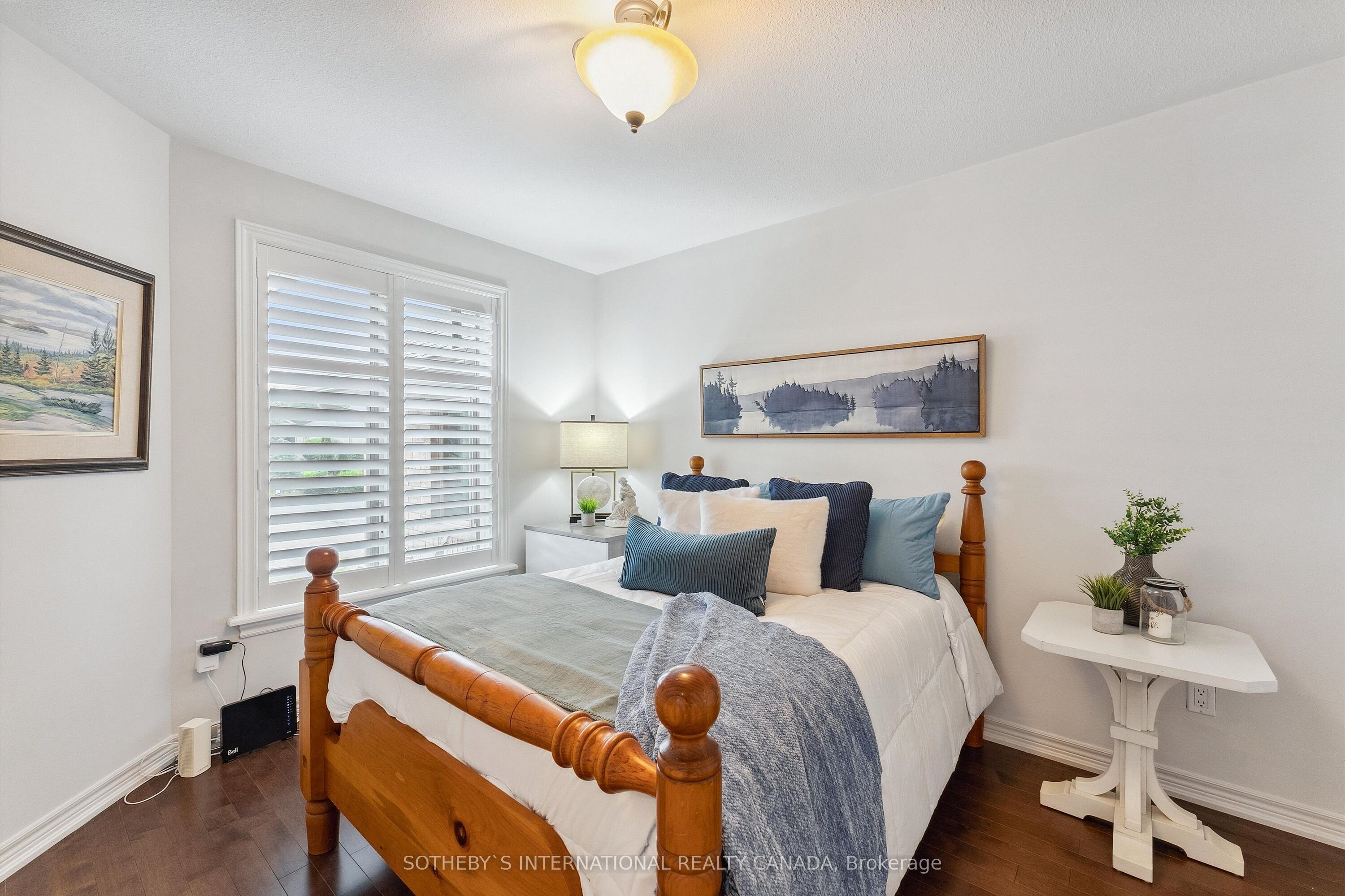33 South Harbour Drive