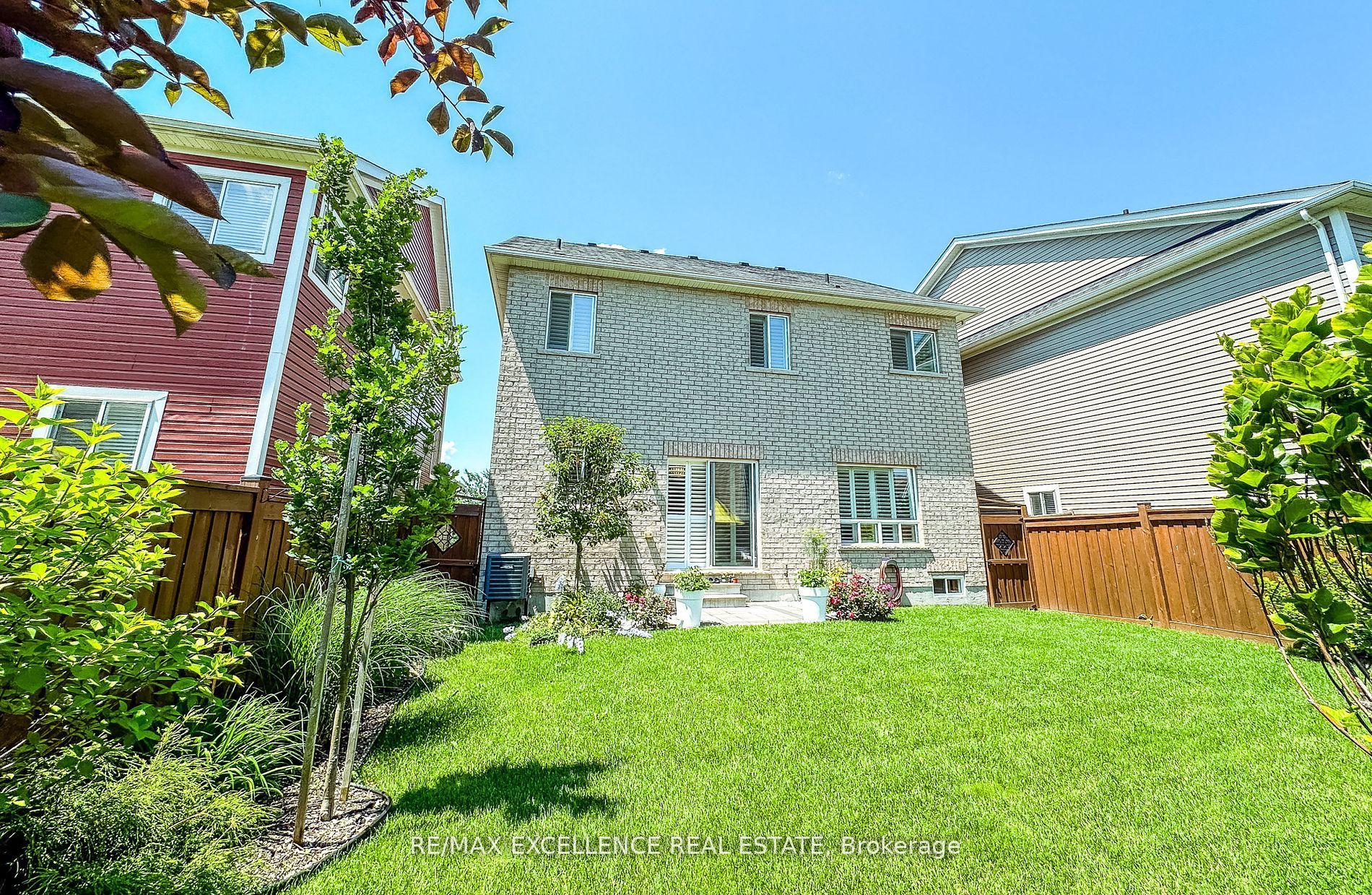 965 O'Reilly Crescent