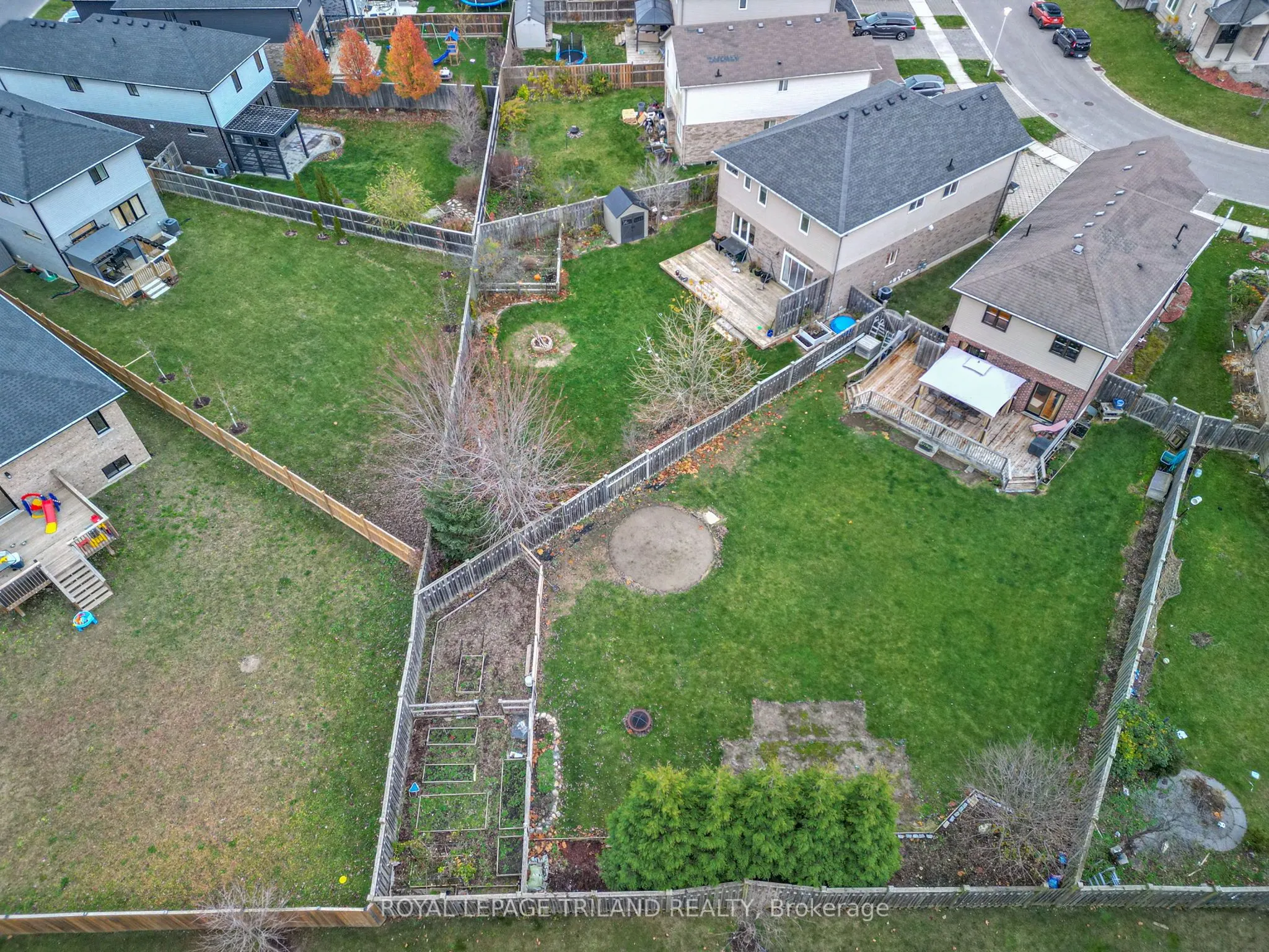 711 Springwood Crescent