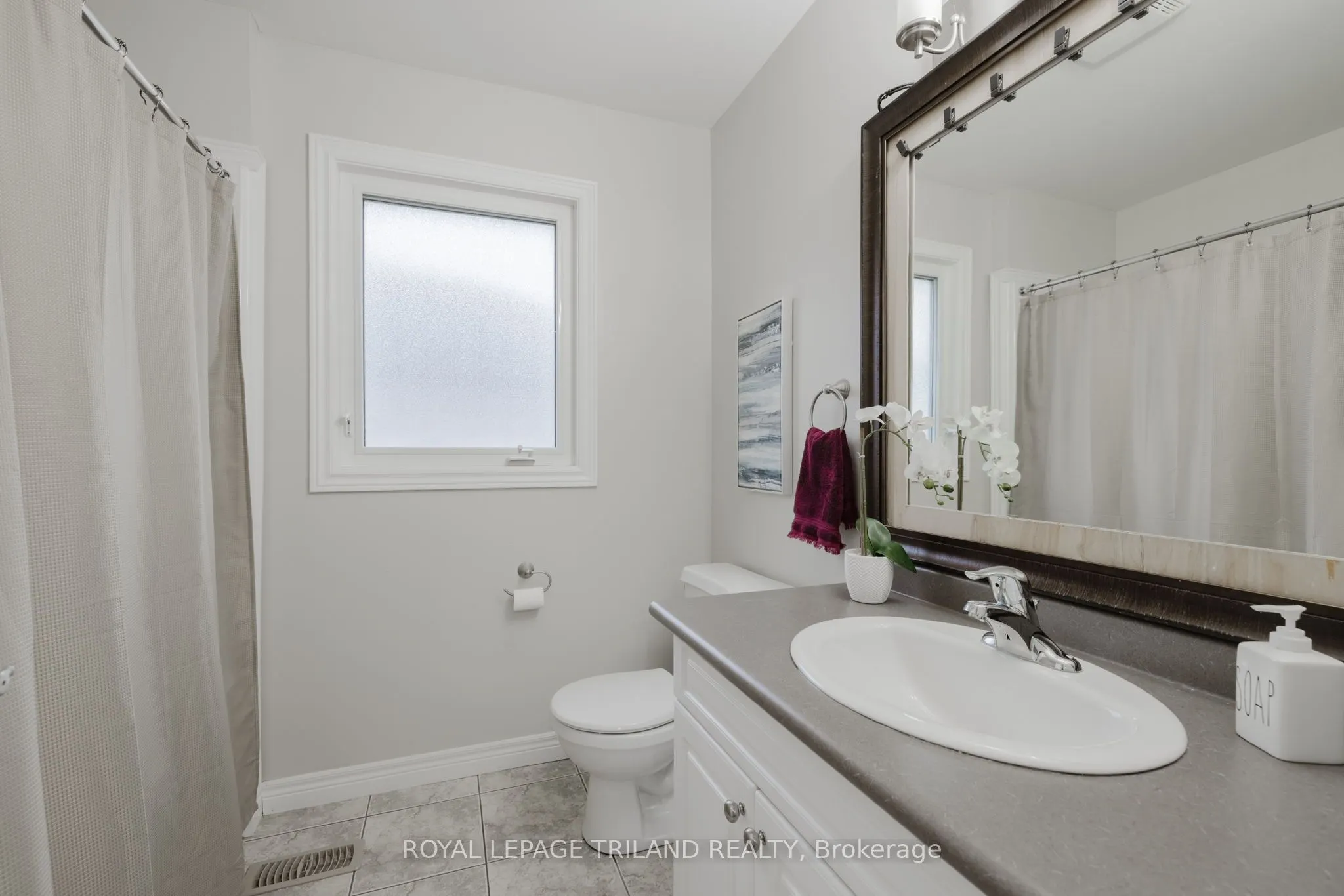 711 Springwood Crescent