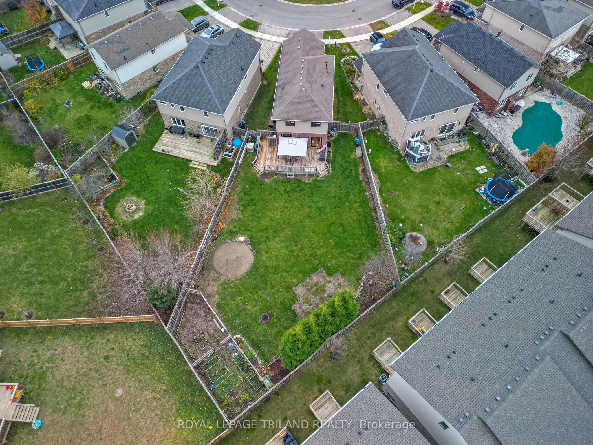 711 Springwood Crescent