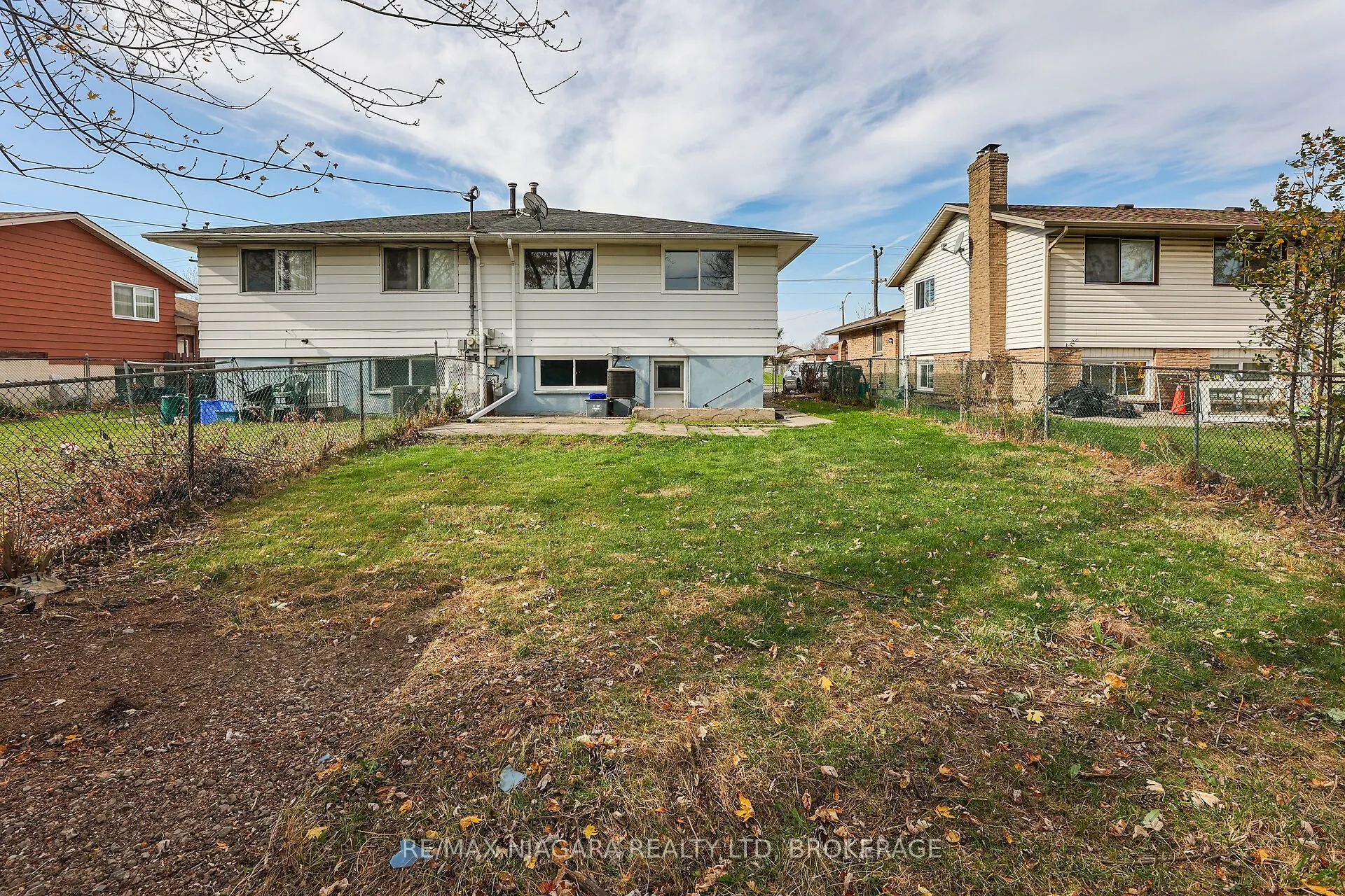558 FIRST Avenue