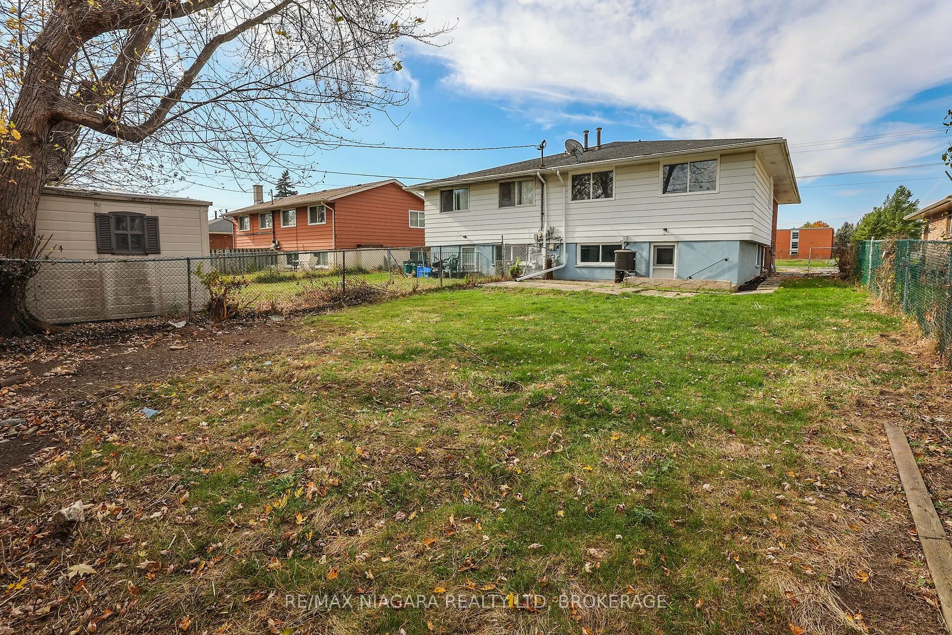 558 FIRST Avenue