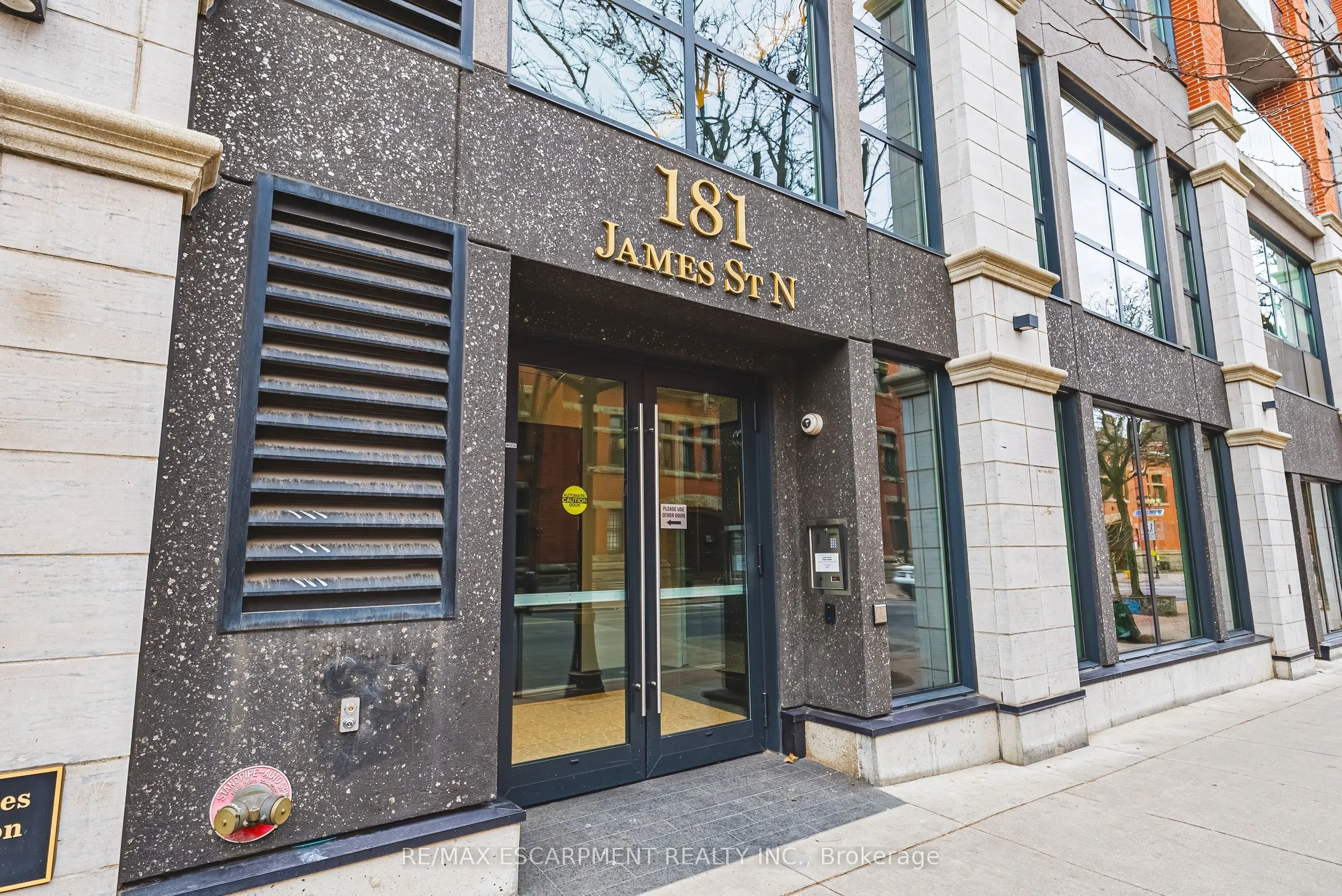 181 James Street N, #402