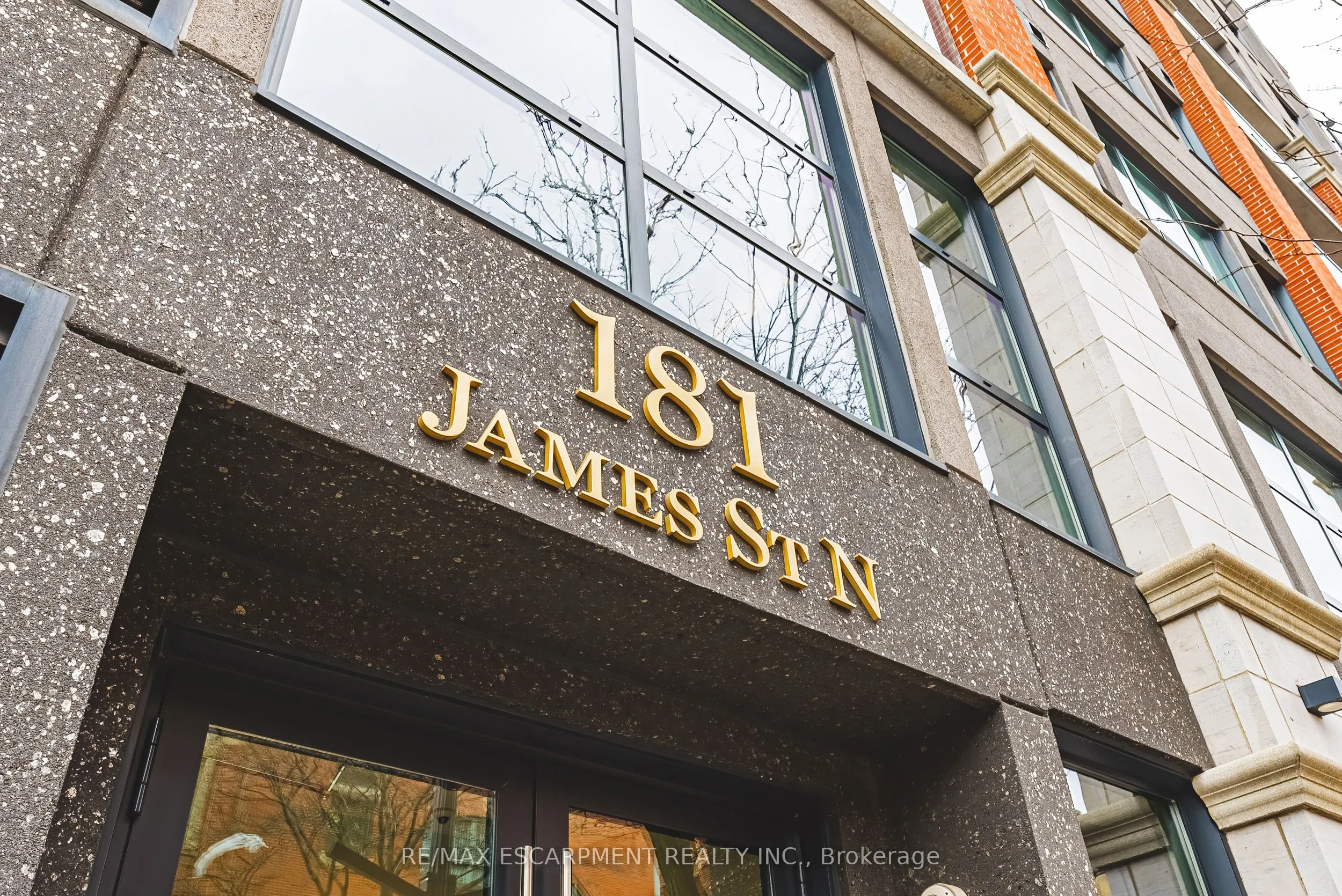 181 James Street N, #402