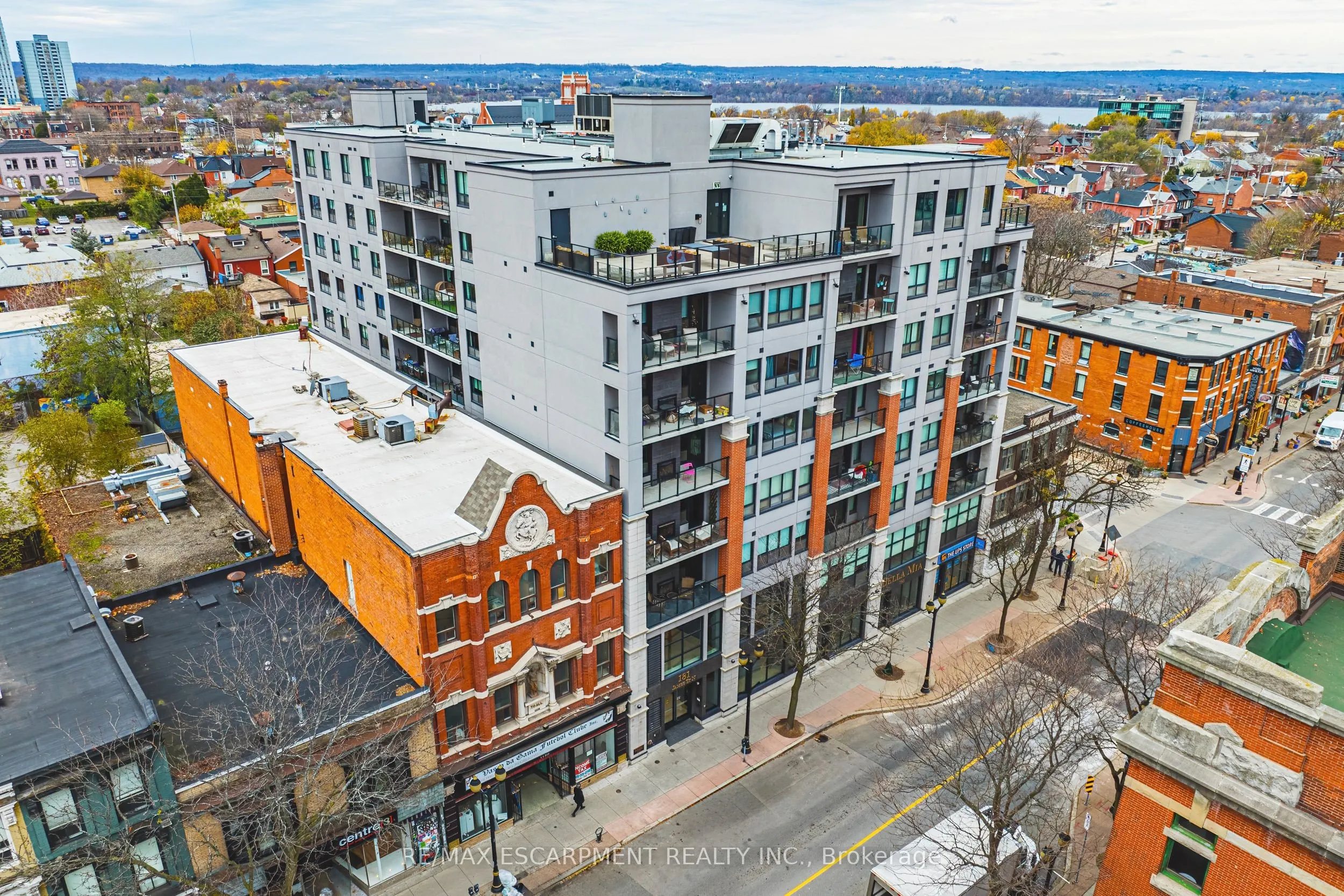 181 James Street N, #402