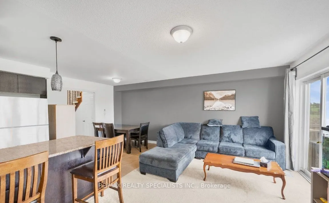 825 Cook Crescent