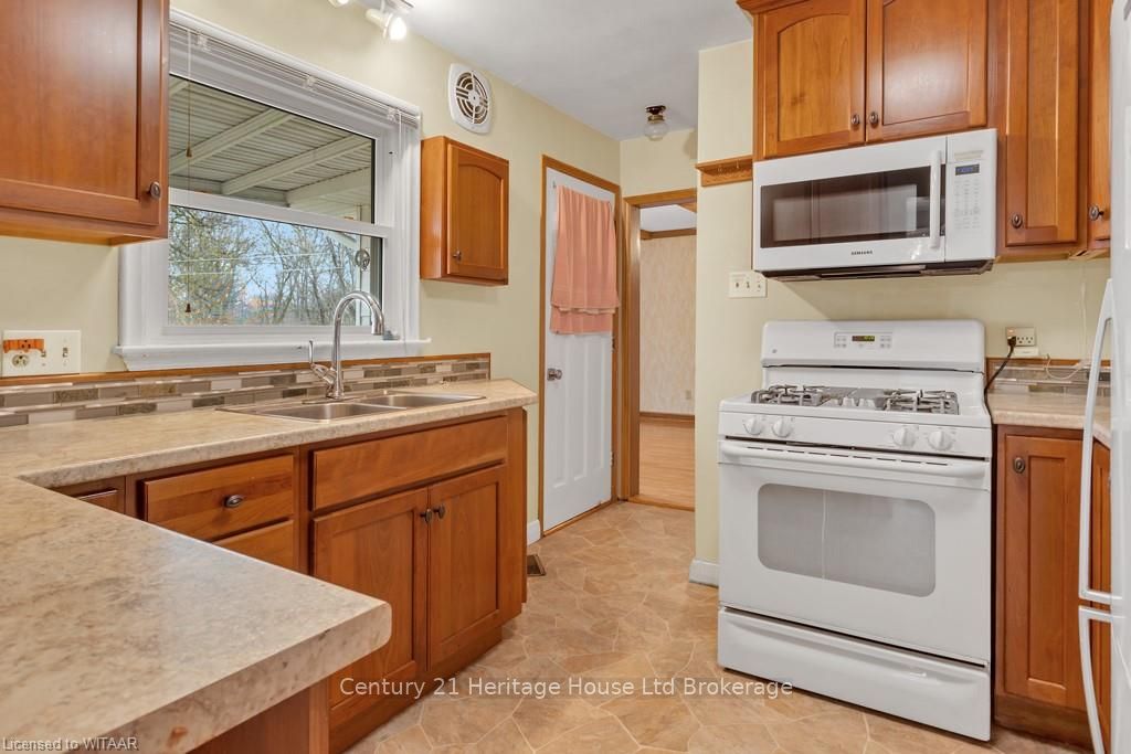 3 PARKSIDE Drive