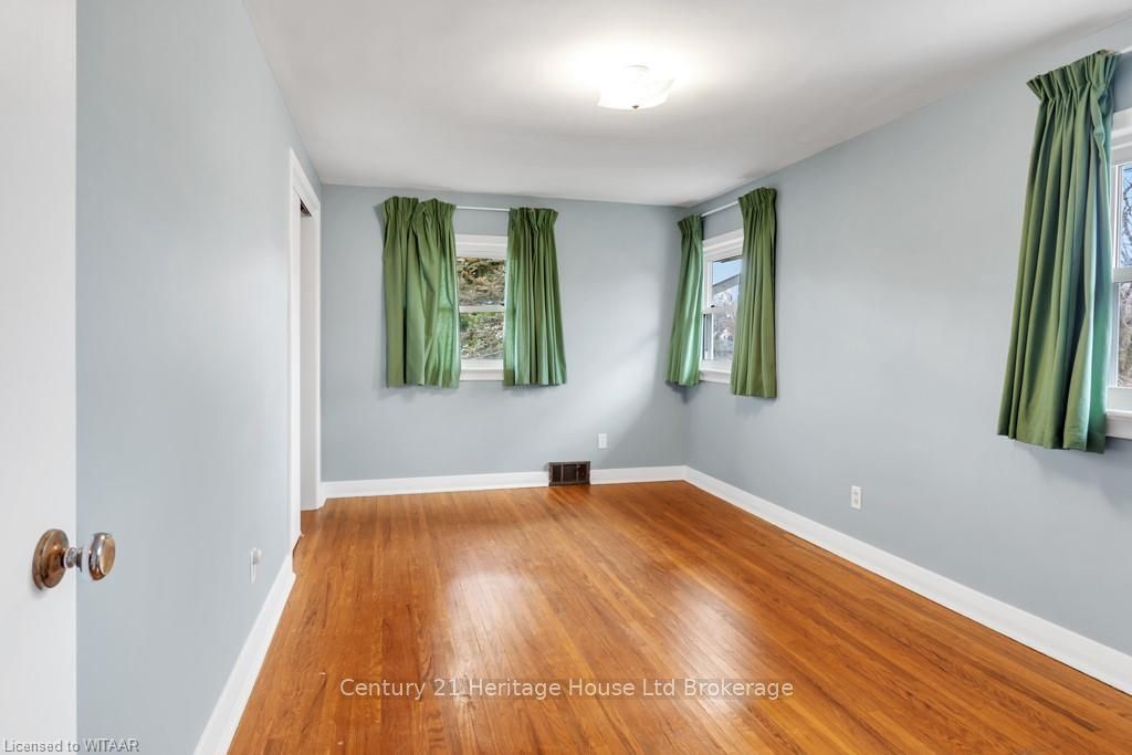 3 PARKSIDE Drive