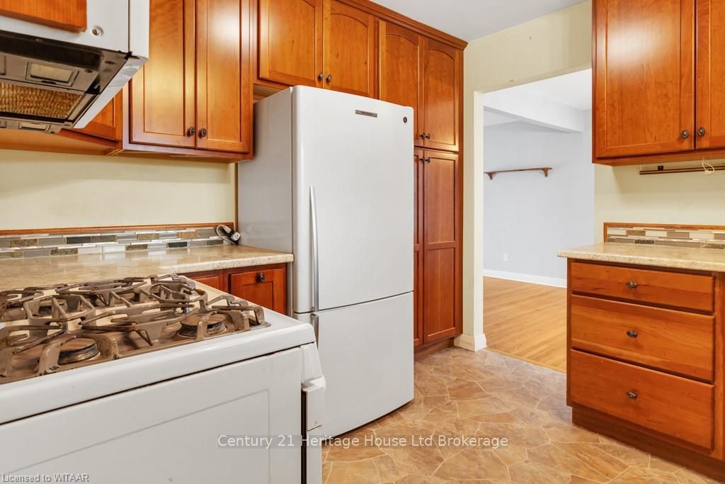3 PARKSIDE Drive