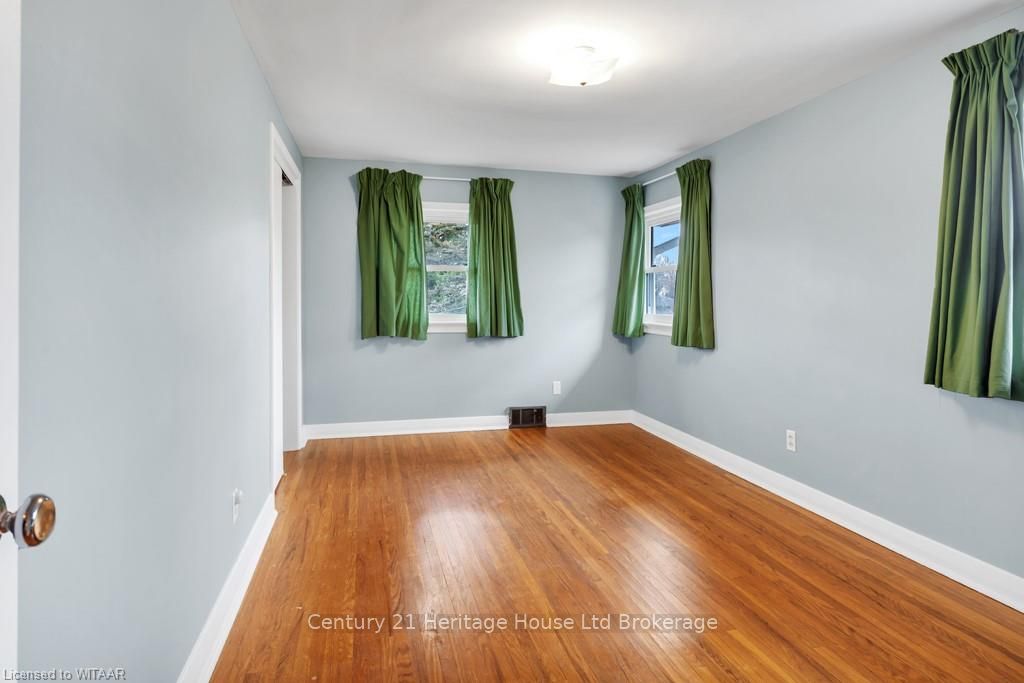 3 PARKSIDE Drive