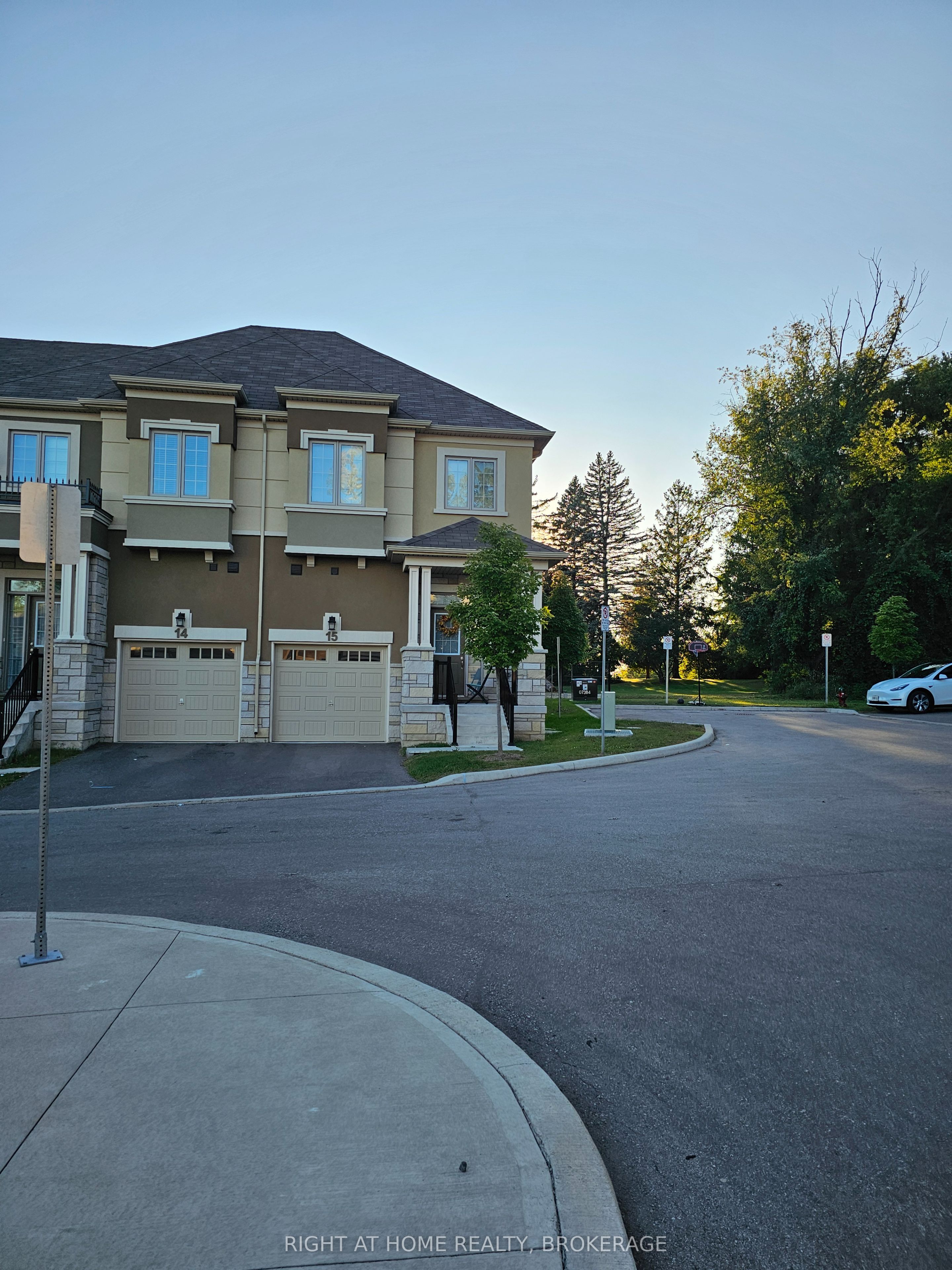 515 Garner Road W, #15