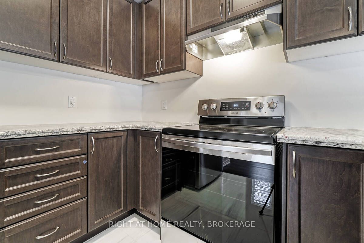 515 Garner Road W, #15