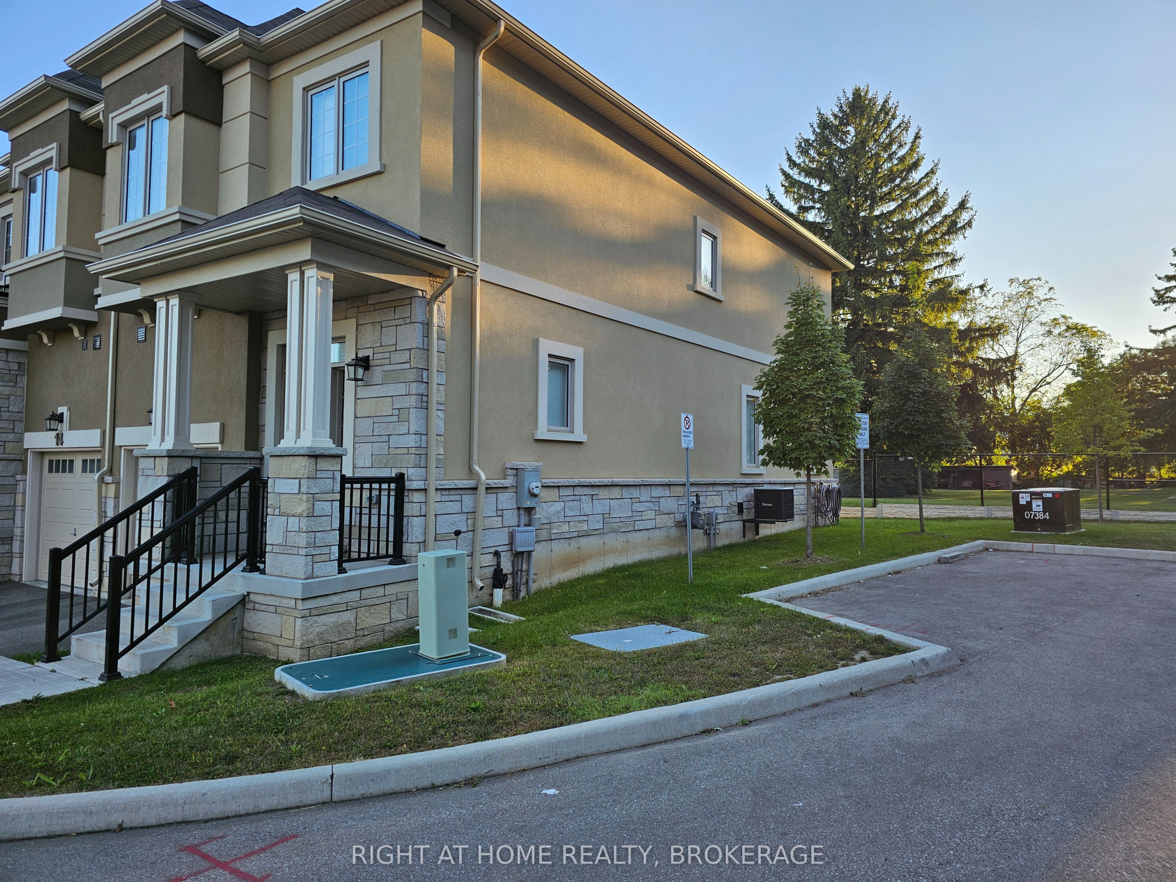 515 Garner Road W, #15