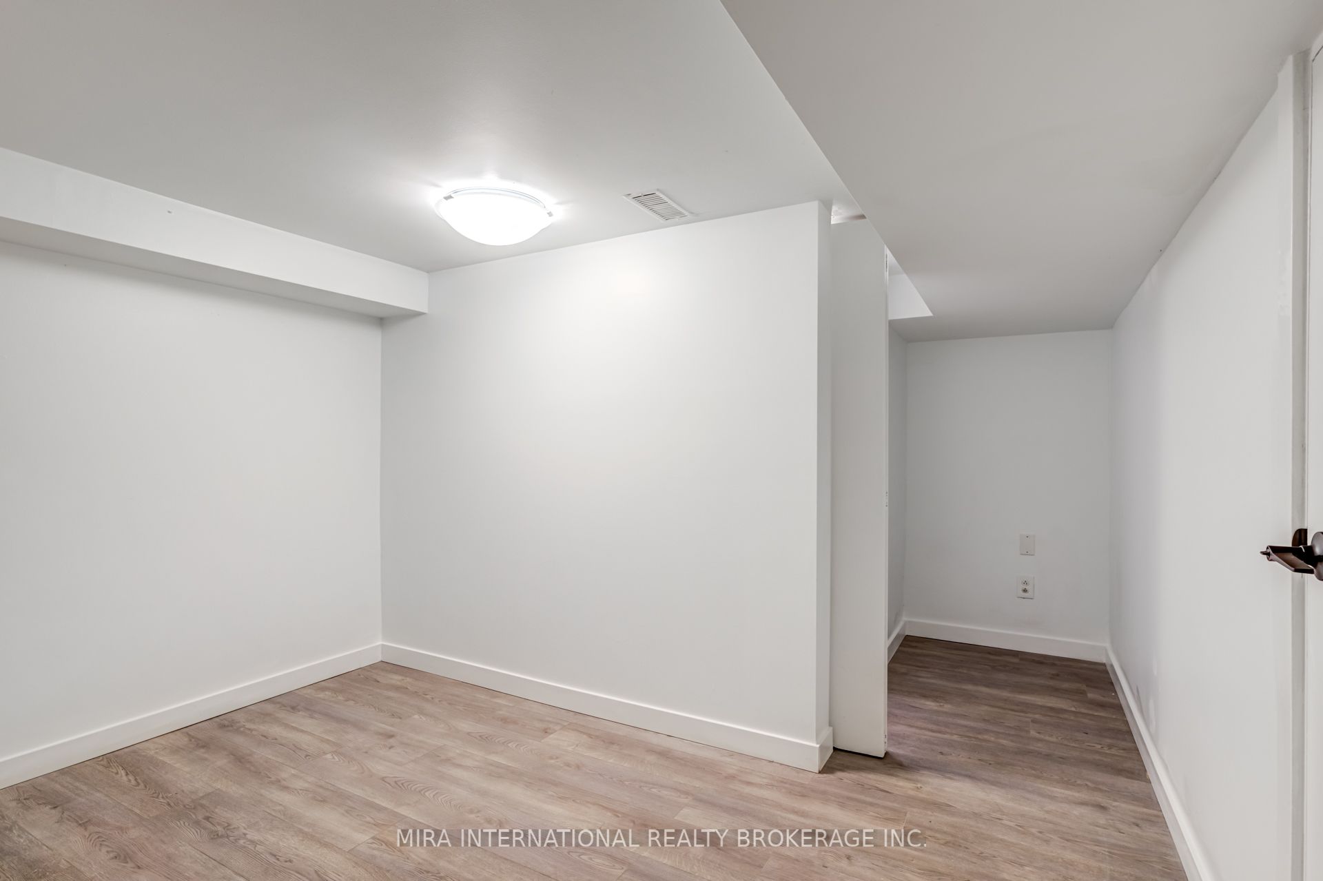105 Oak Avenue, #B