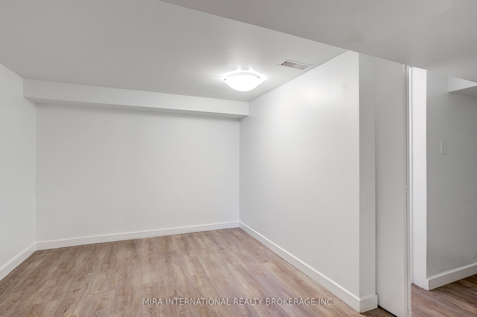 105 Oak Avenue, #B