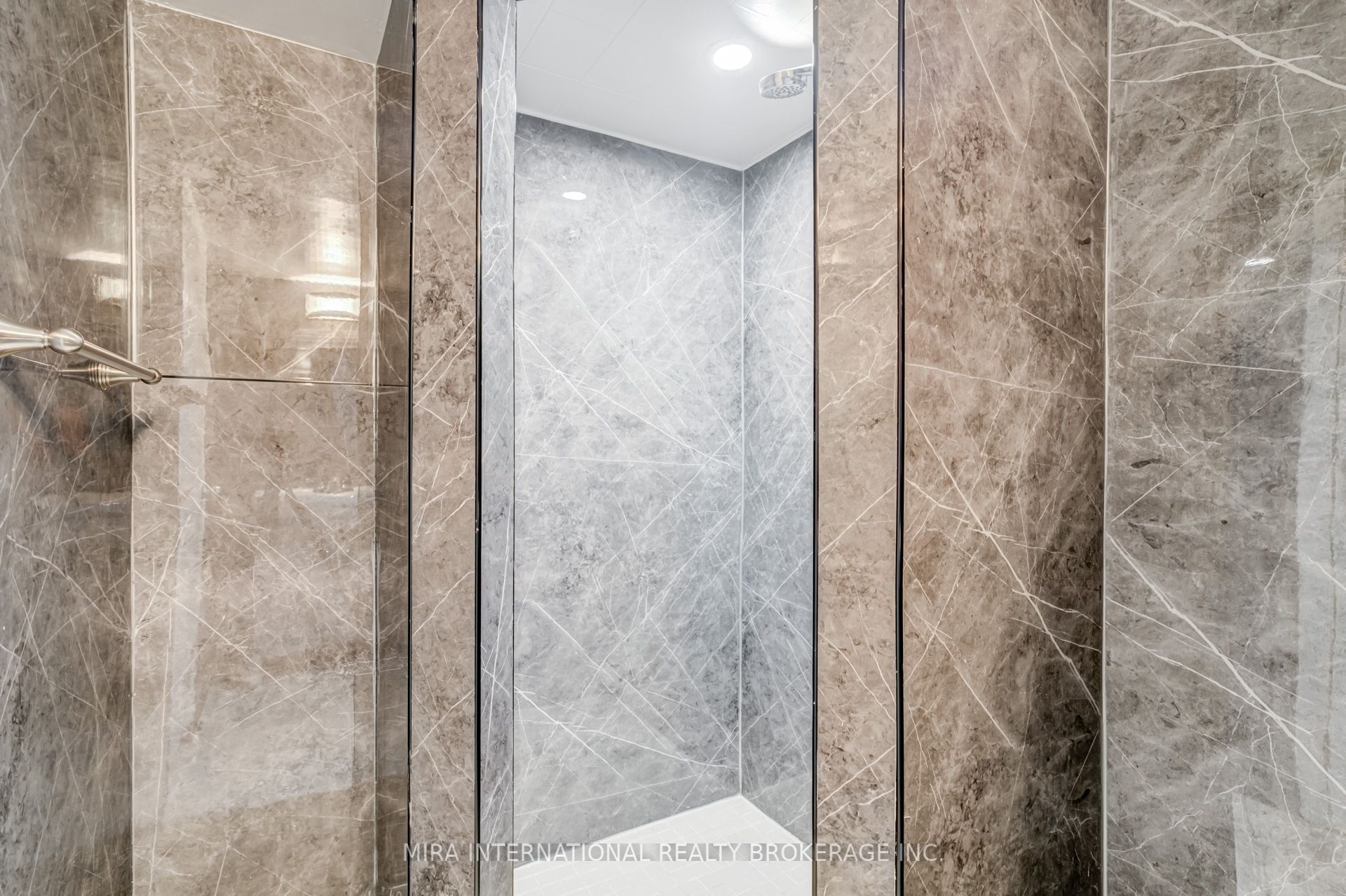 105 Oak Avenue, #B