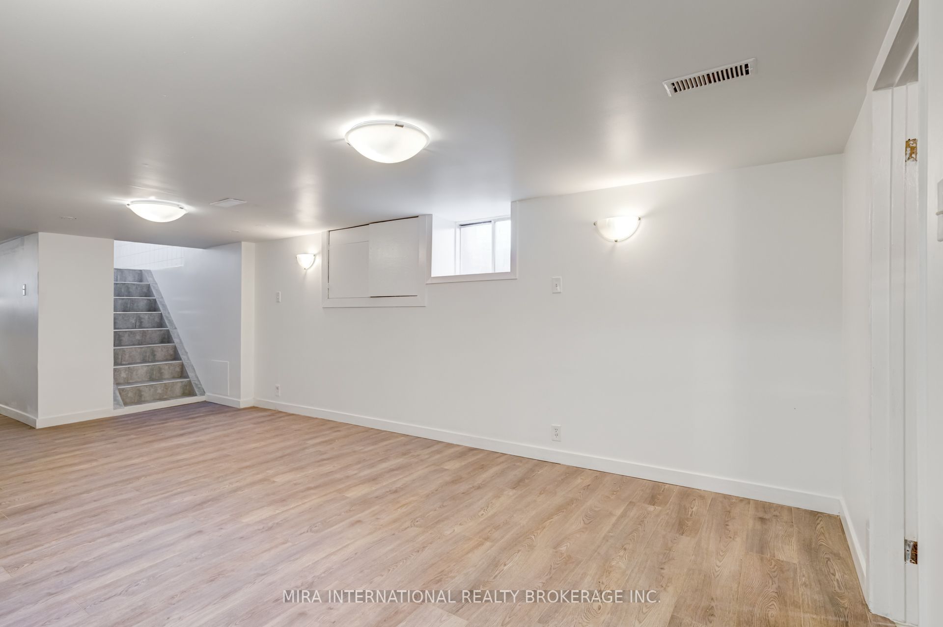 105 Oak Avenue, #B