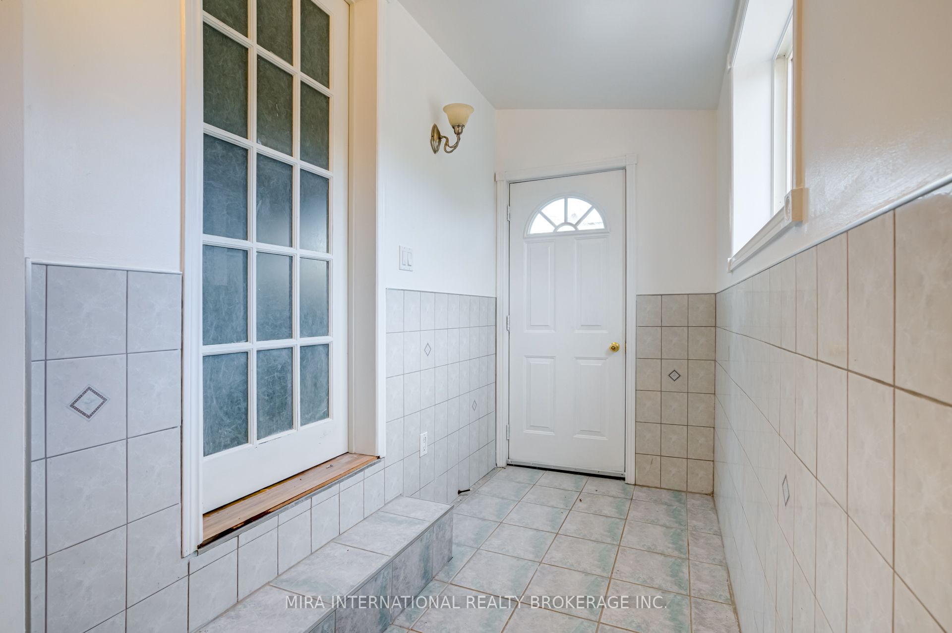 105 Oak Avenue, #B