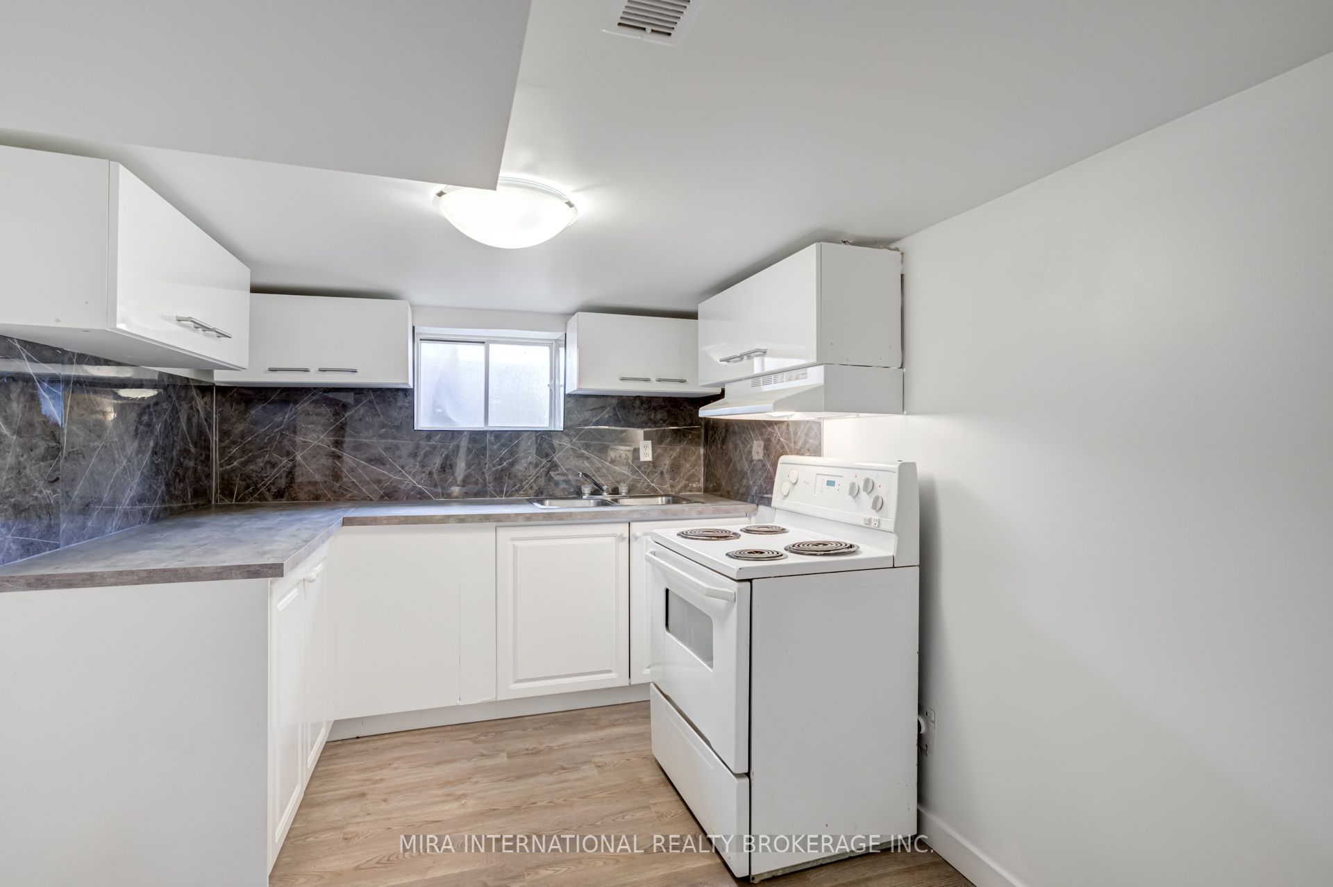 105 Oak Avenue, #B