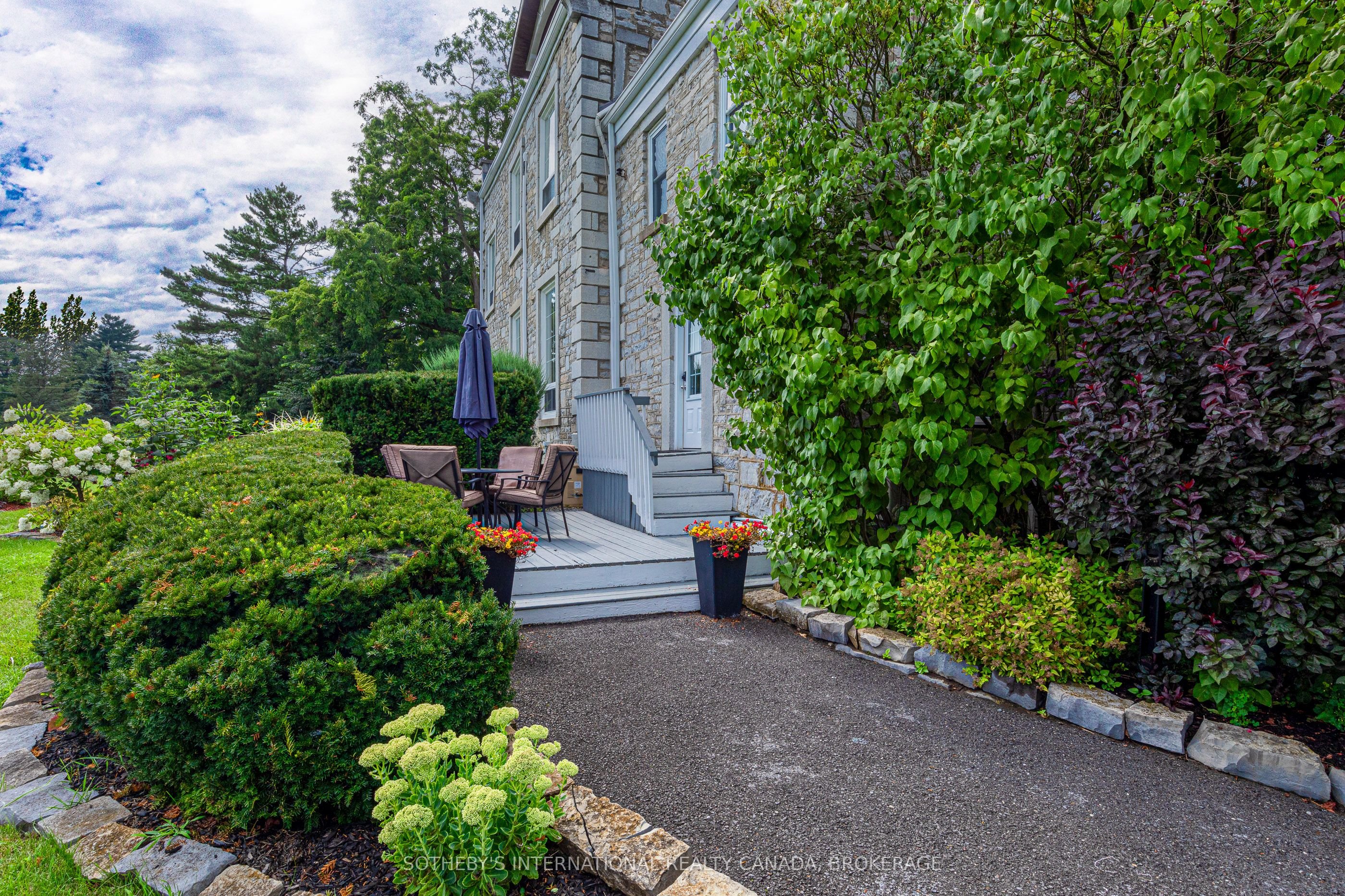 8 Starr Place