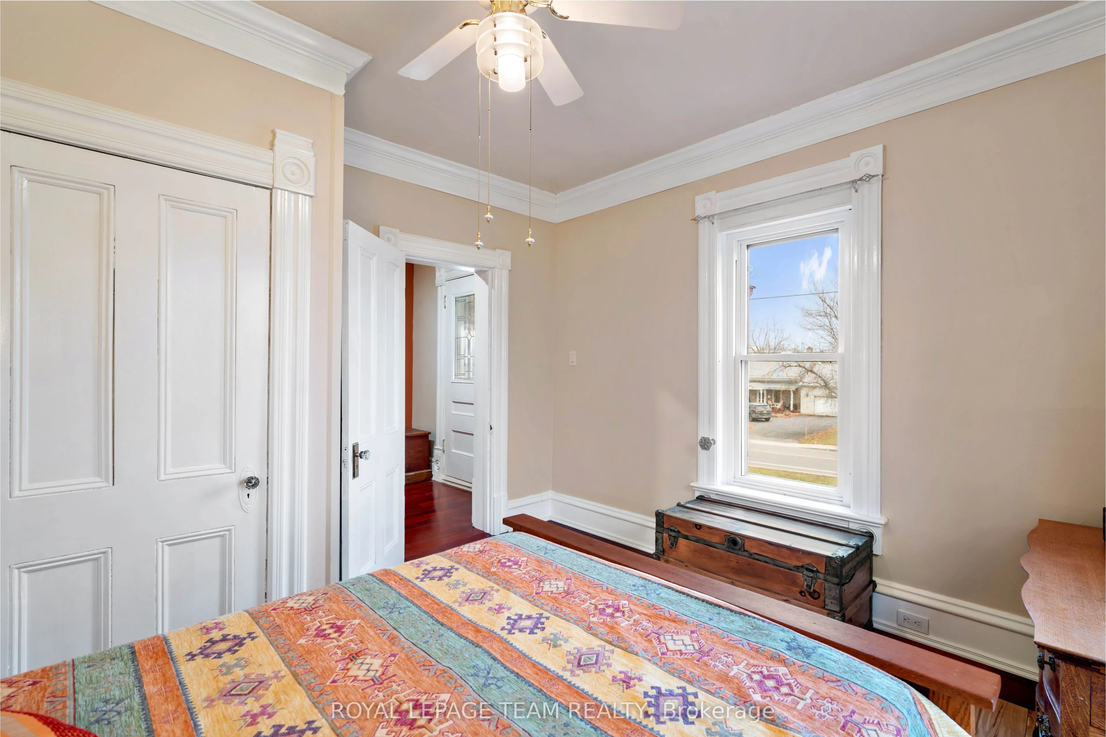 77 Queen Street W