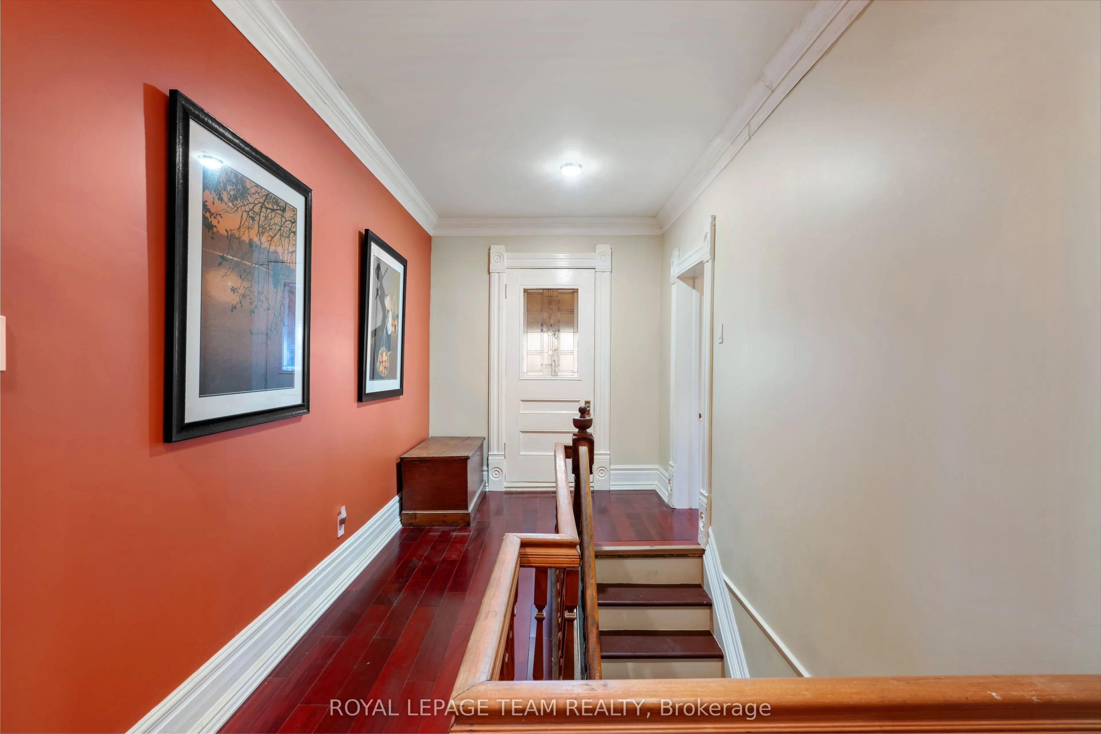 77 Queen Street W