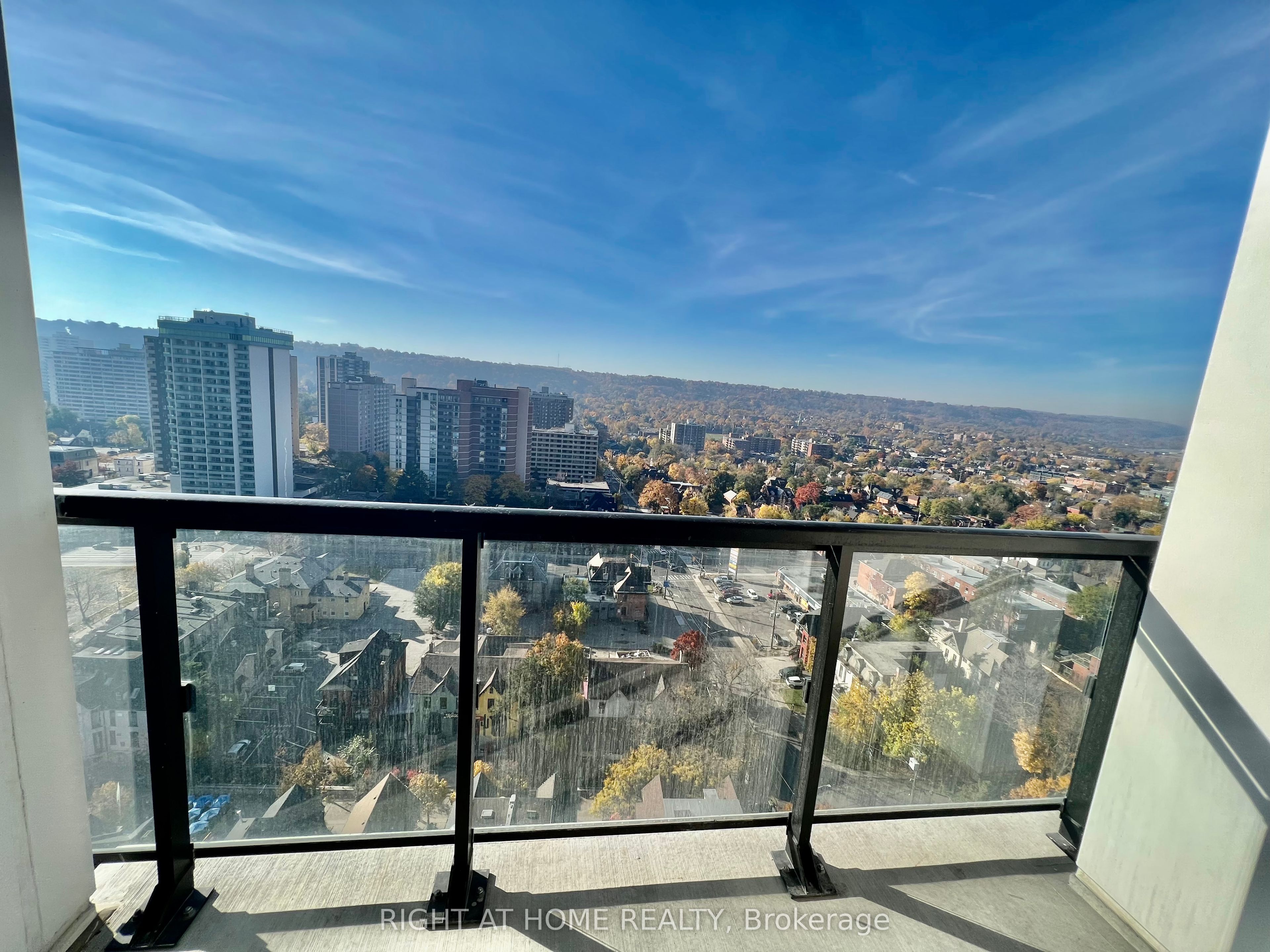 15 Queen Street S, #1815