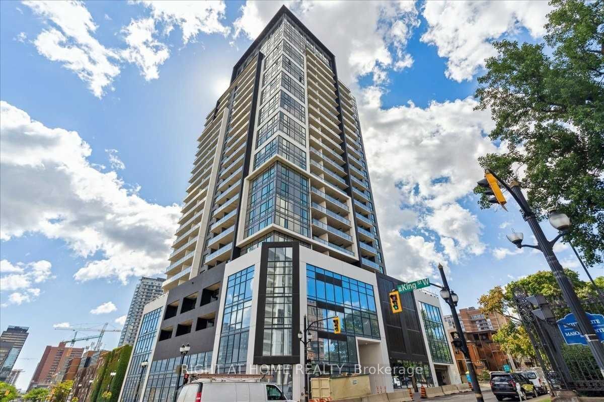 15 Queen Street S, #1815