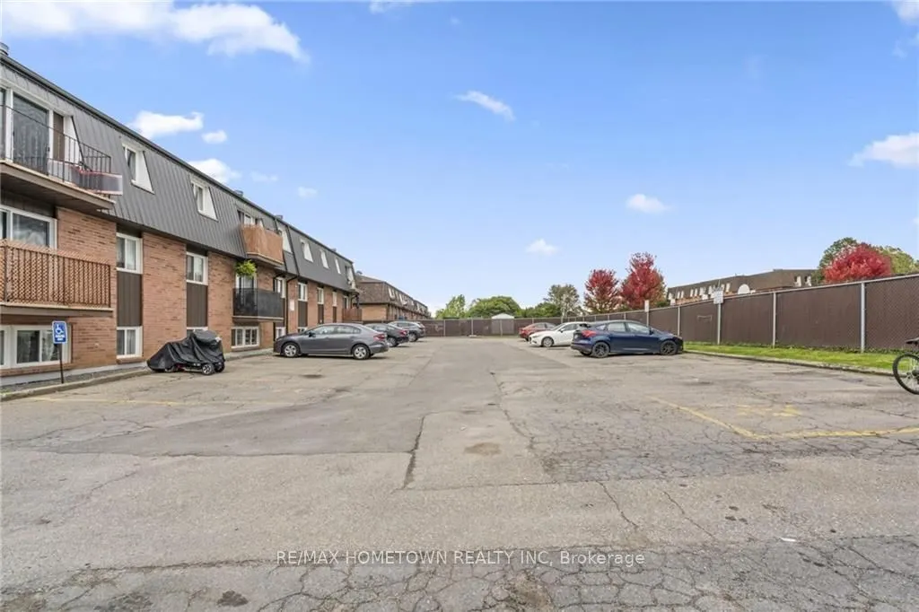 819 Macodrum Drive #1