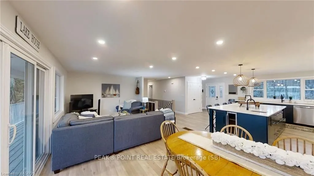 298 FRANCIS Drive