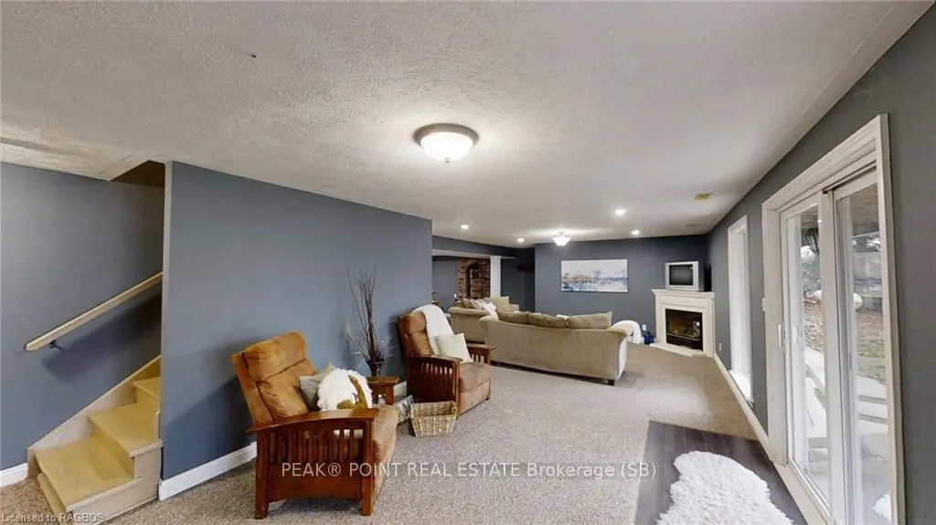 298 FRANCIS Drive