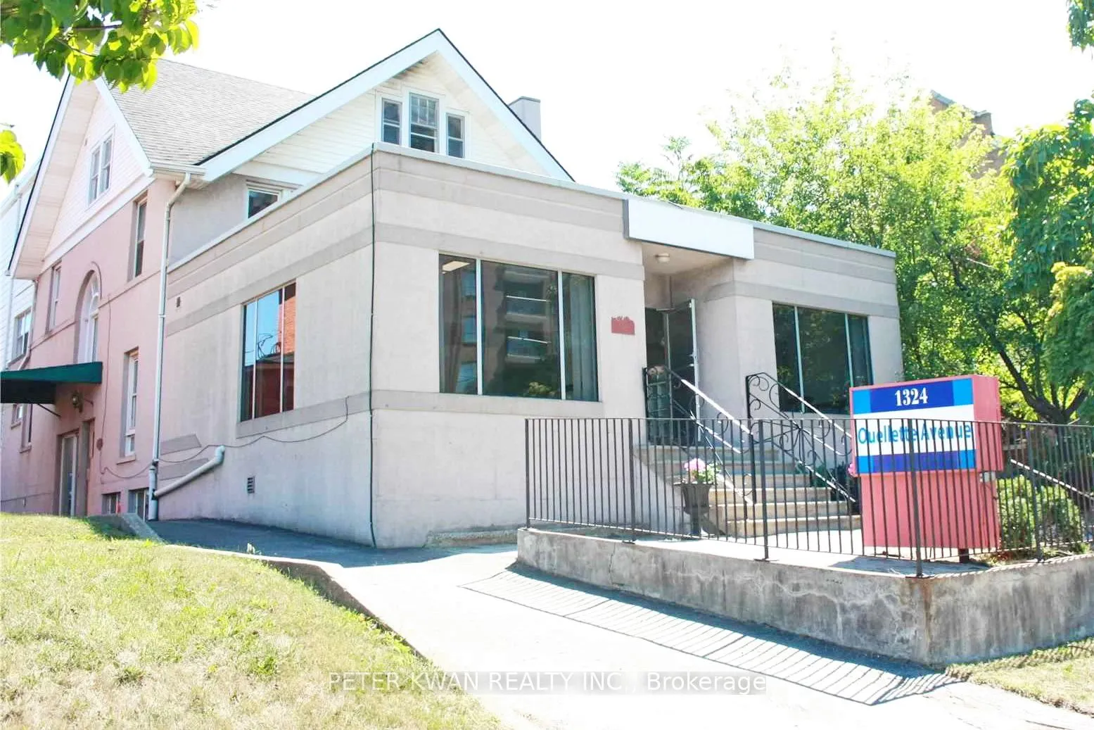 1324 Ouellette Avenue