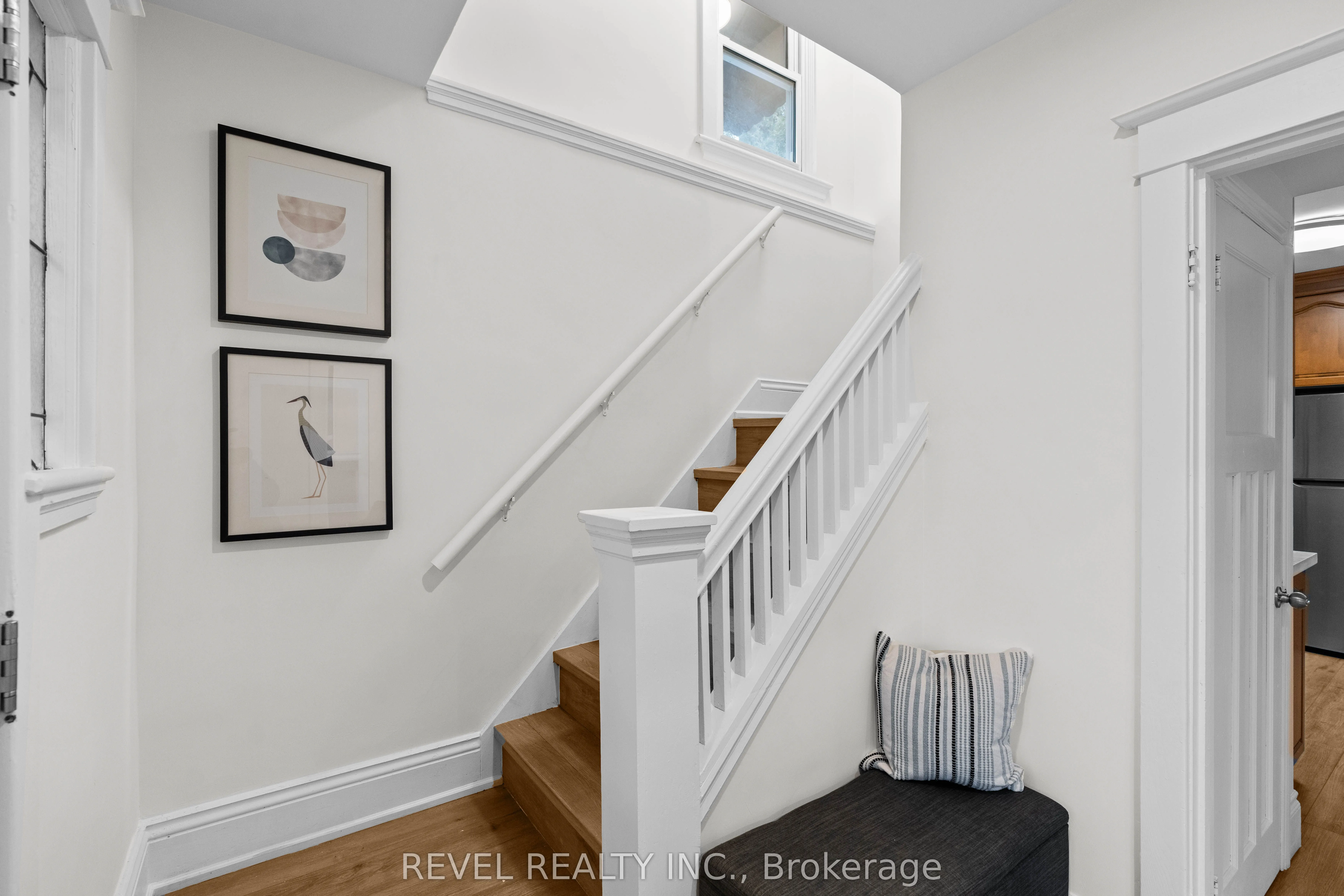 69 Roxborough Avenue