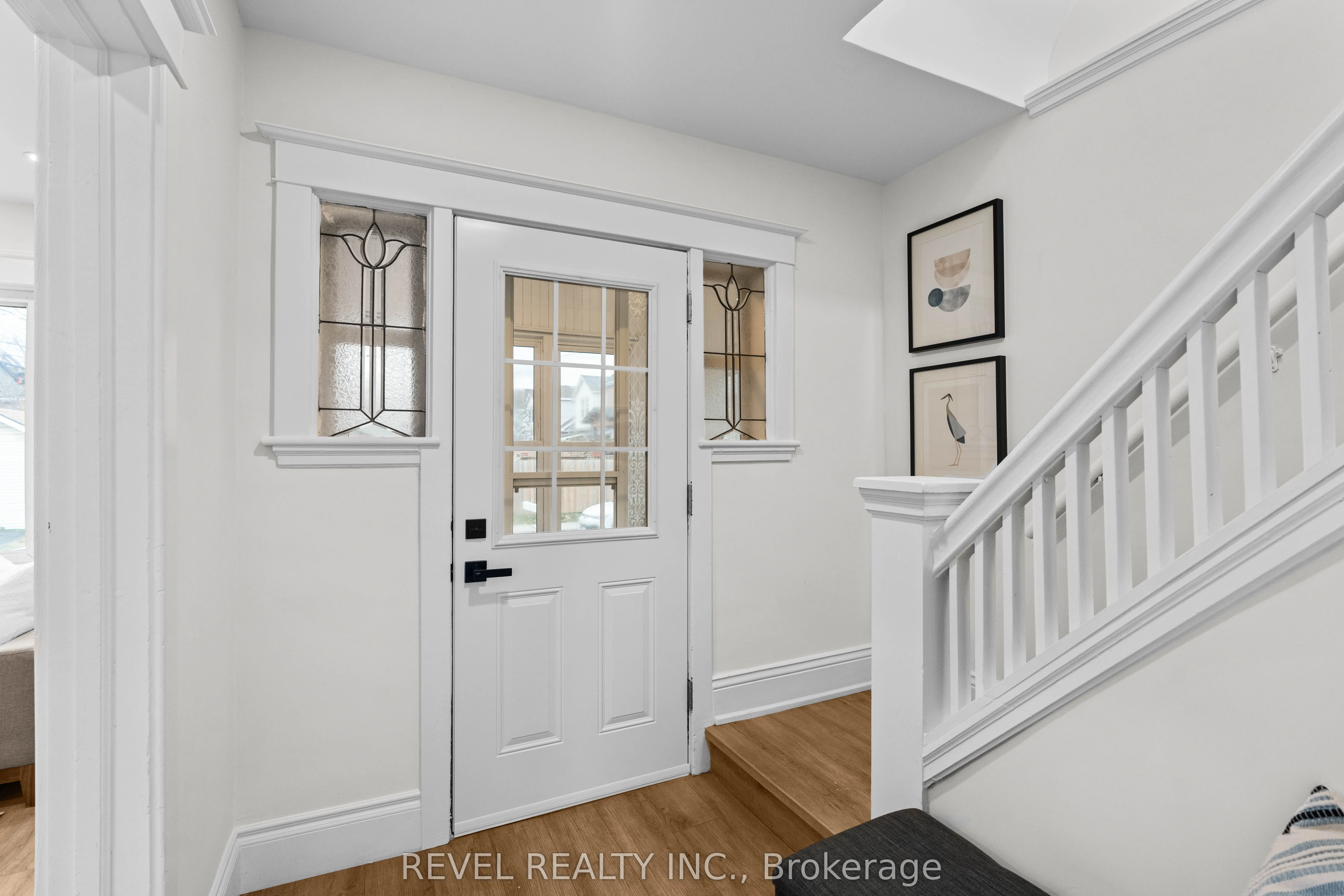 69 Roxborough Avenue