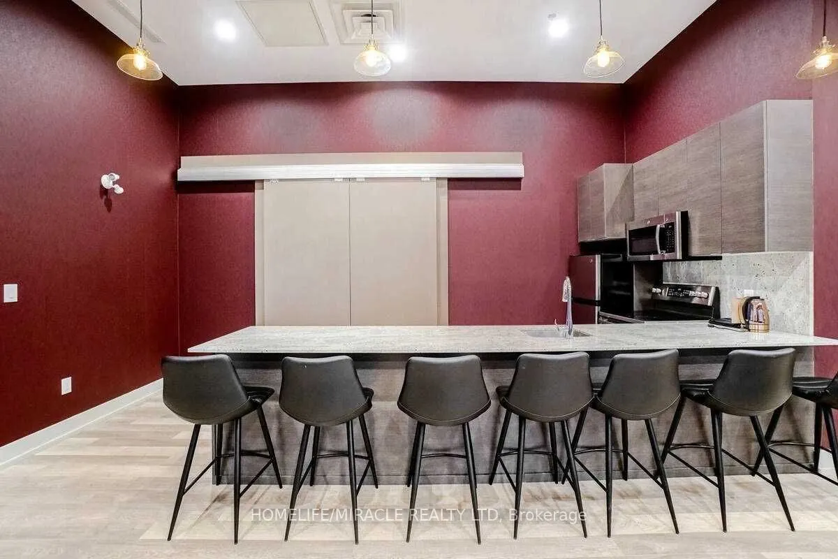 560 North Service Road #602