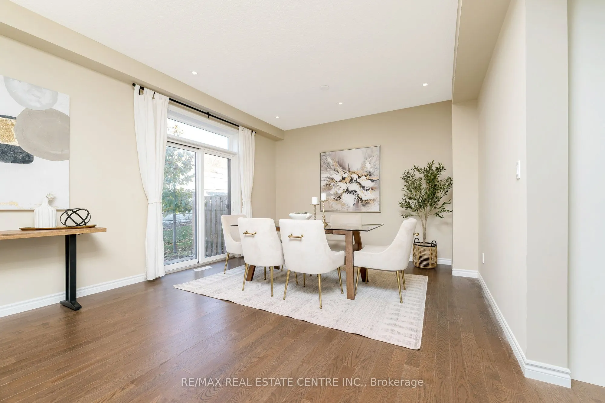 16 Guthrie Lane, #18