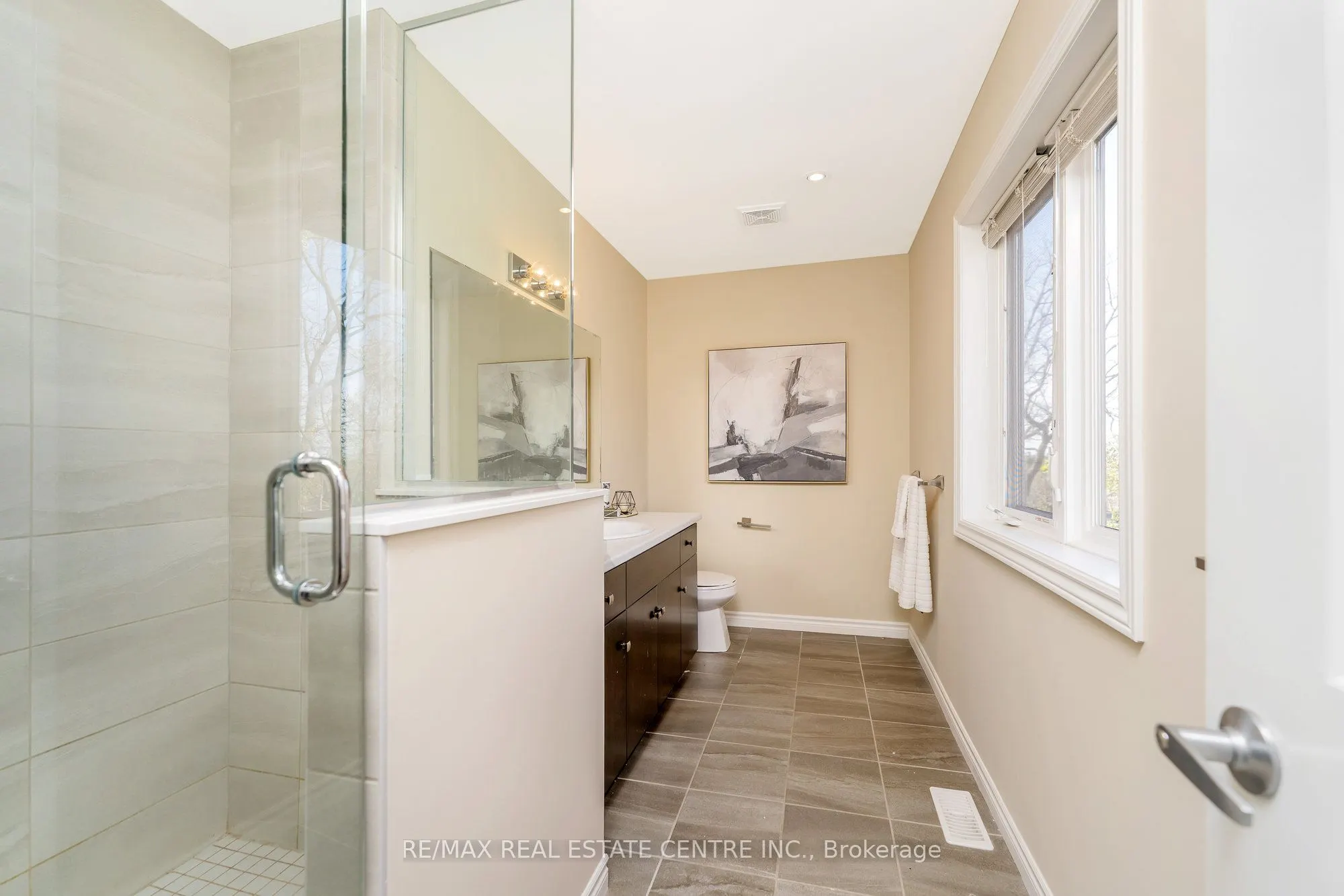 16 Guthrie Lane, #18