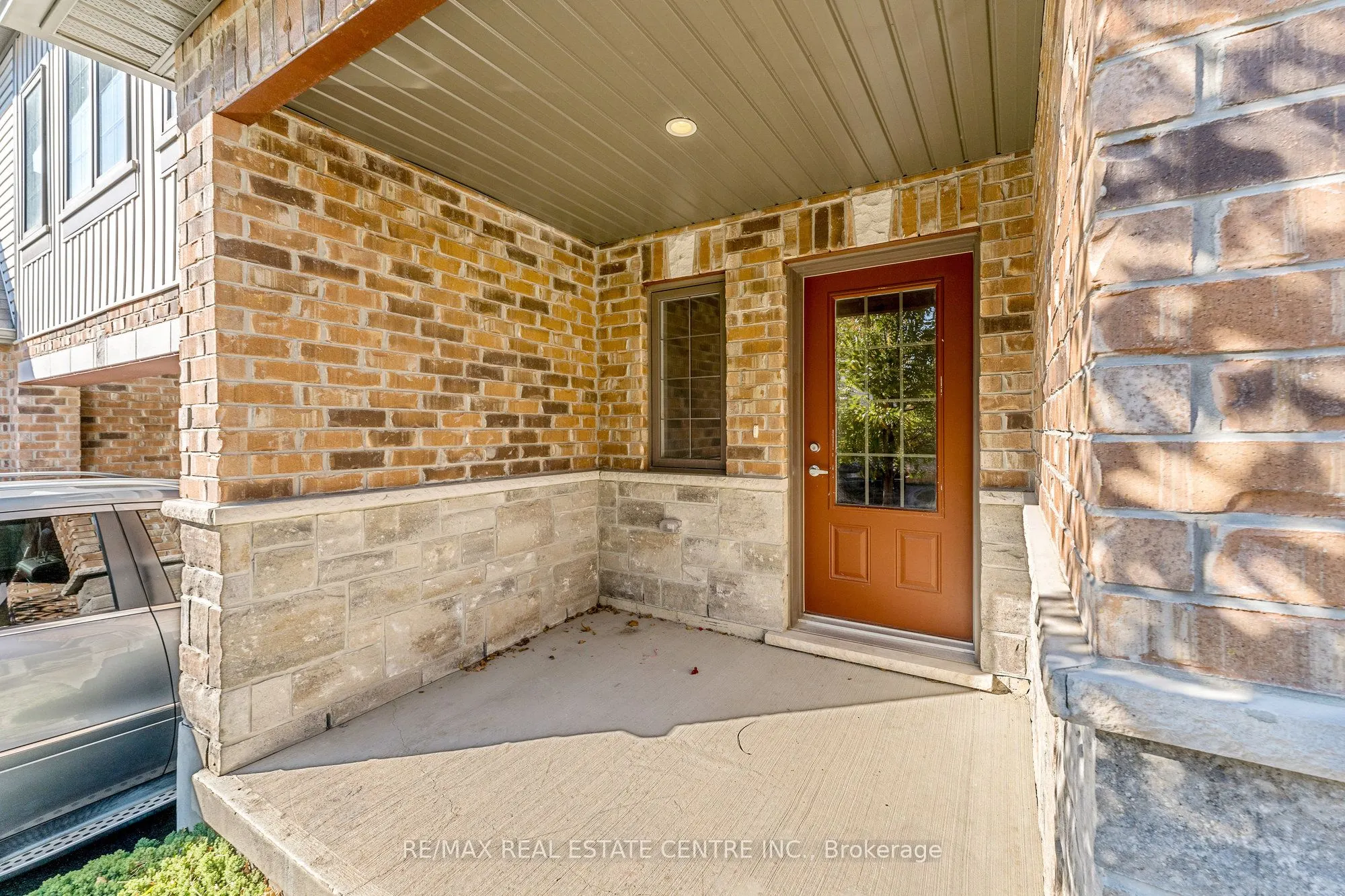 16 Guthrie Lane, #18