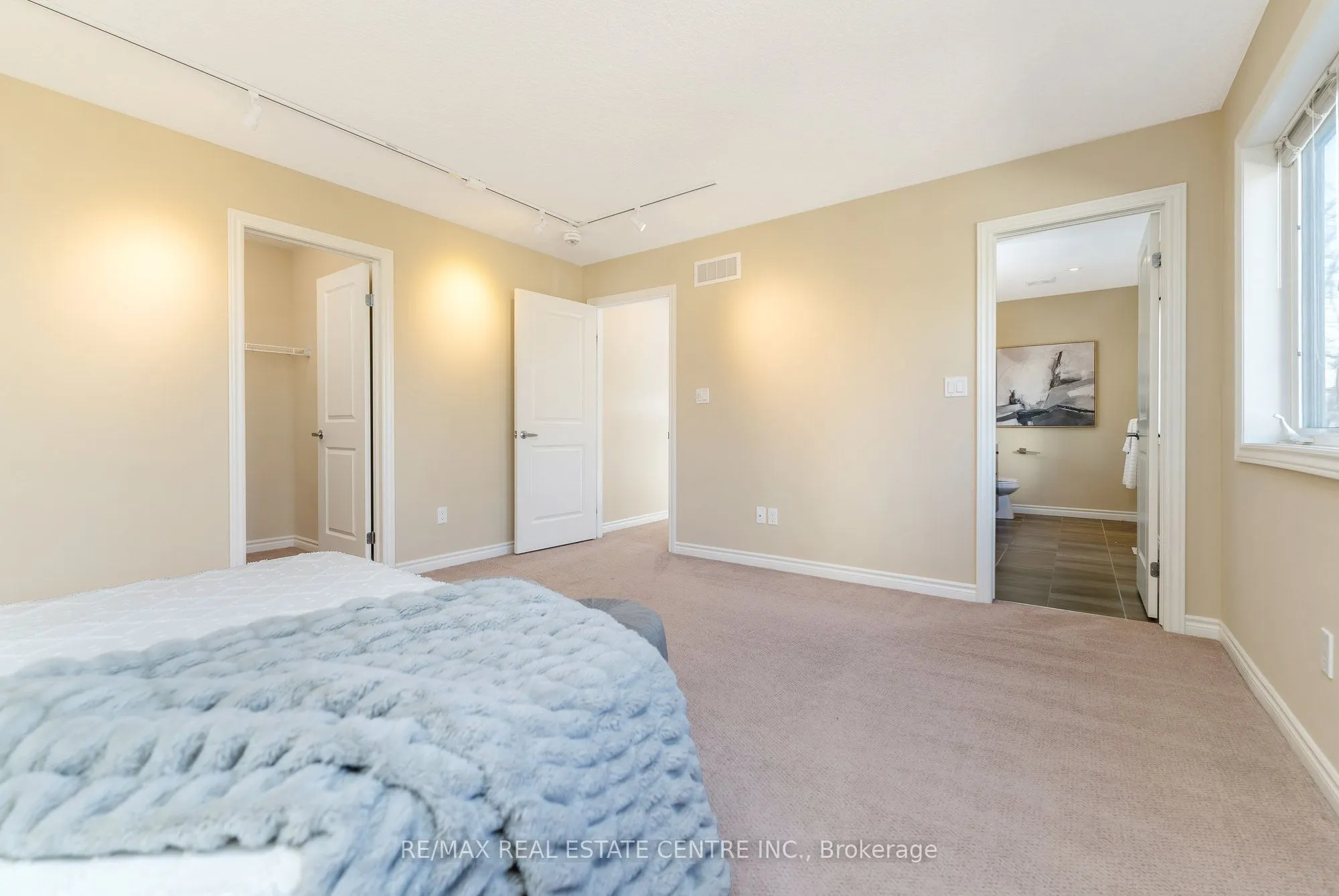 16 Guthrie Lane, #18