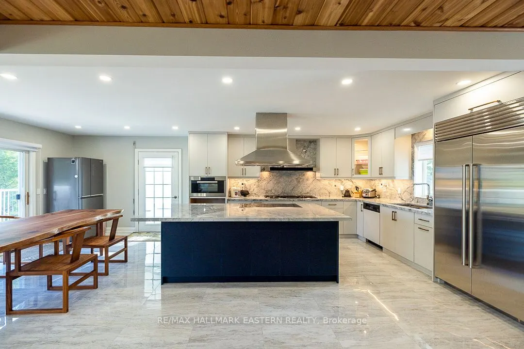 15 Oakridge Drive