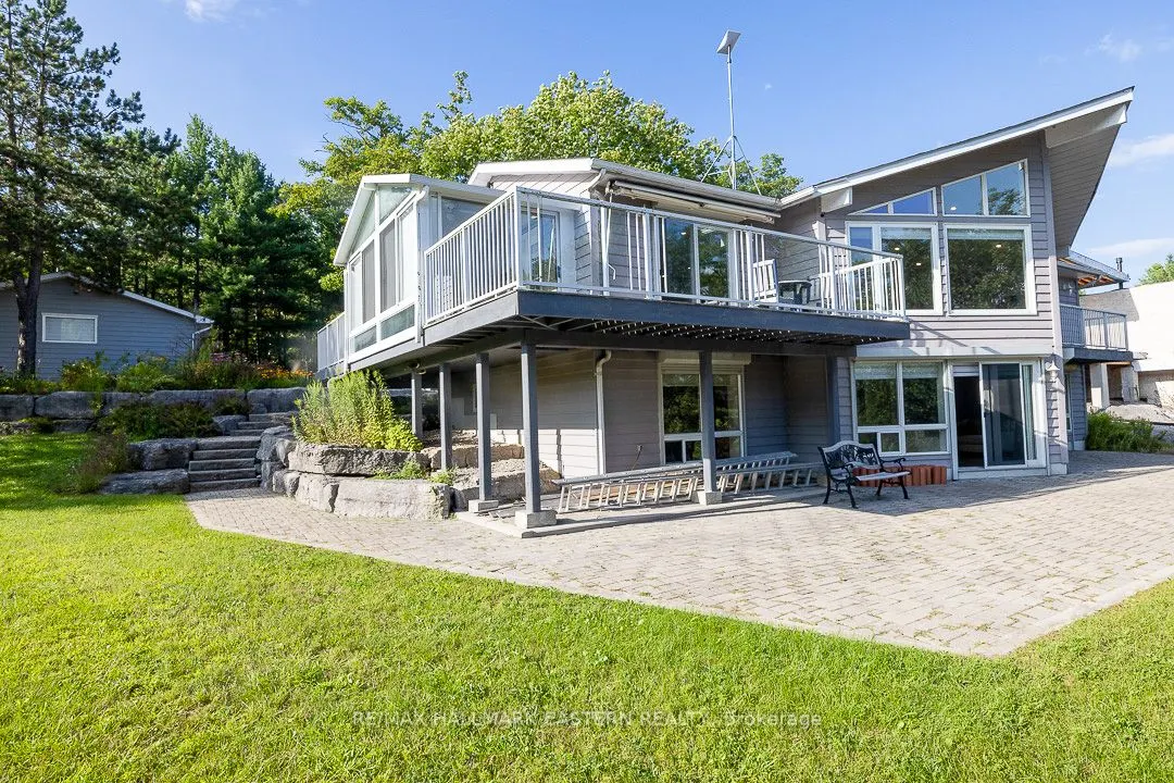 15 Oakridge Drive