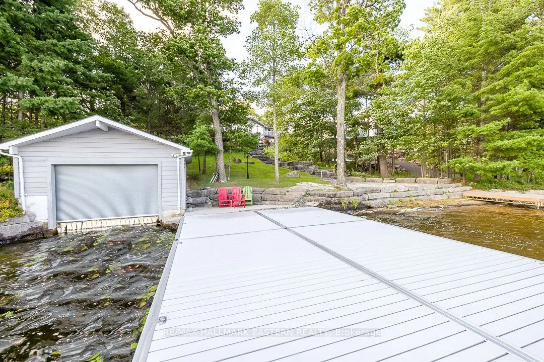 15 Oakridge Drive