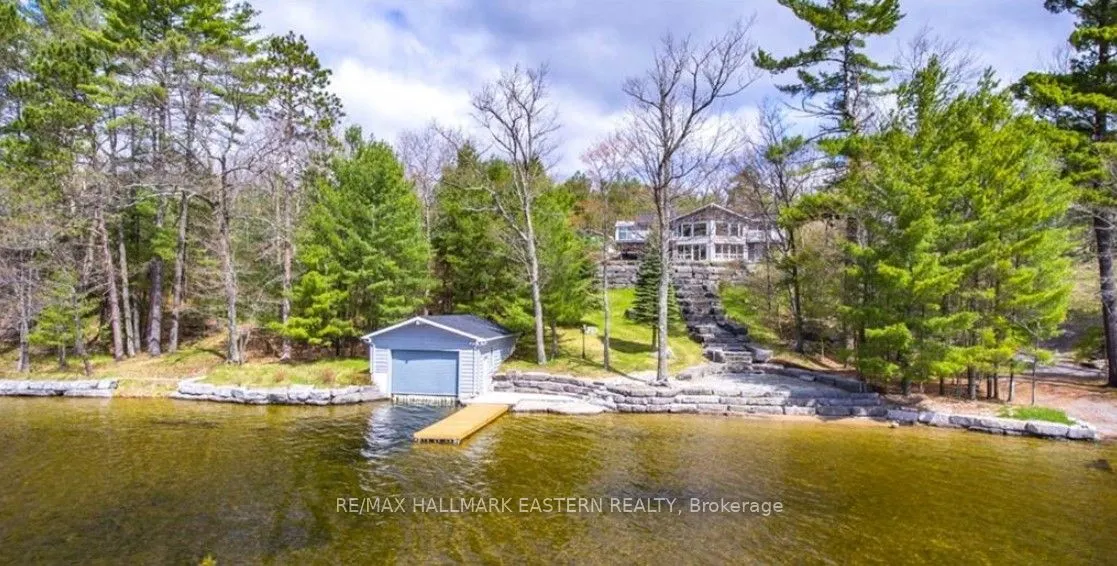 15 Oakridge Drive