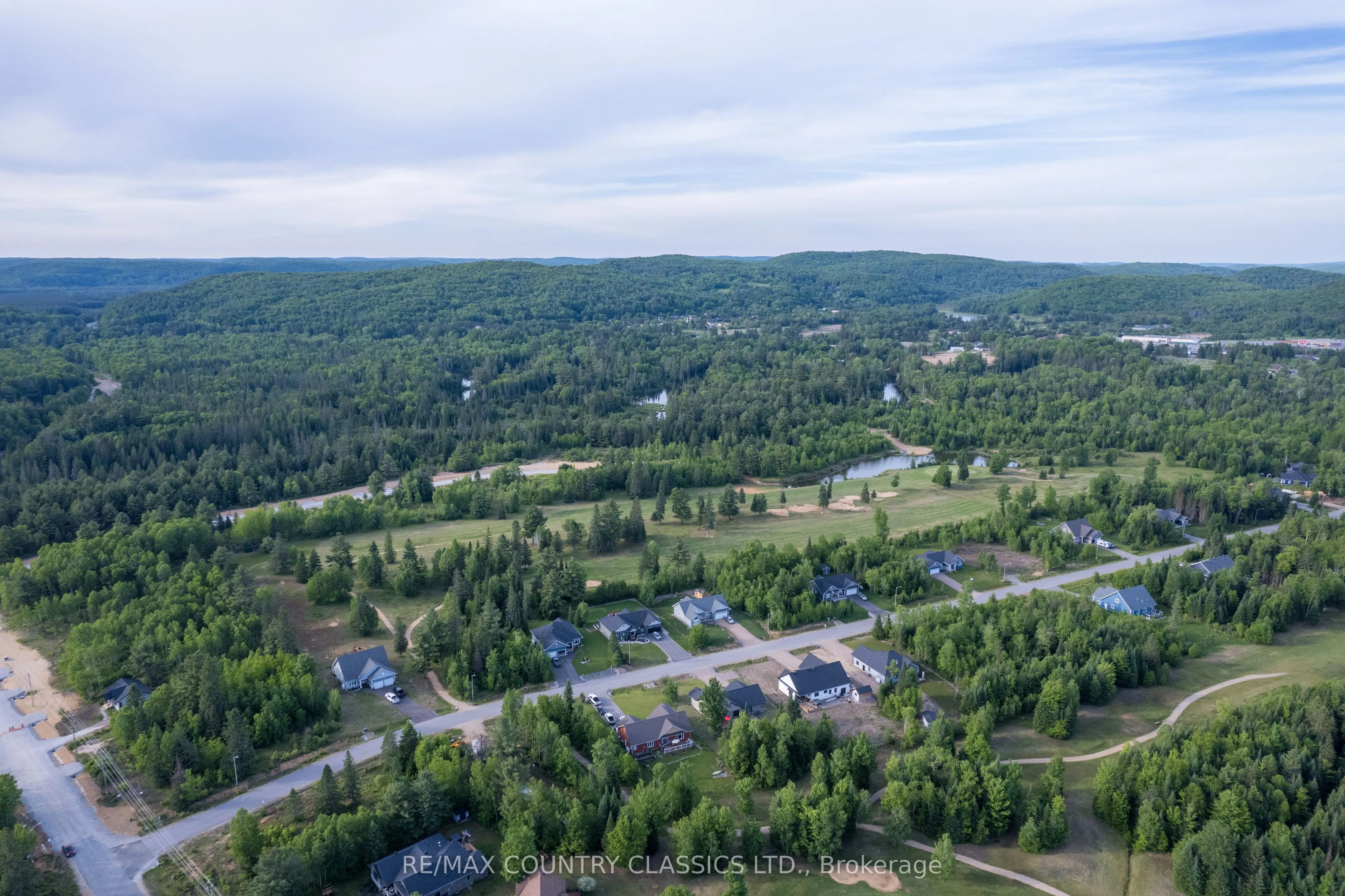 8 Bancroft Ridge Drive