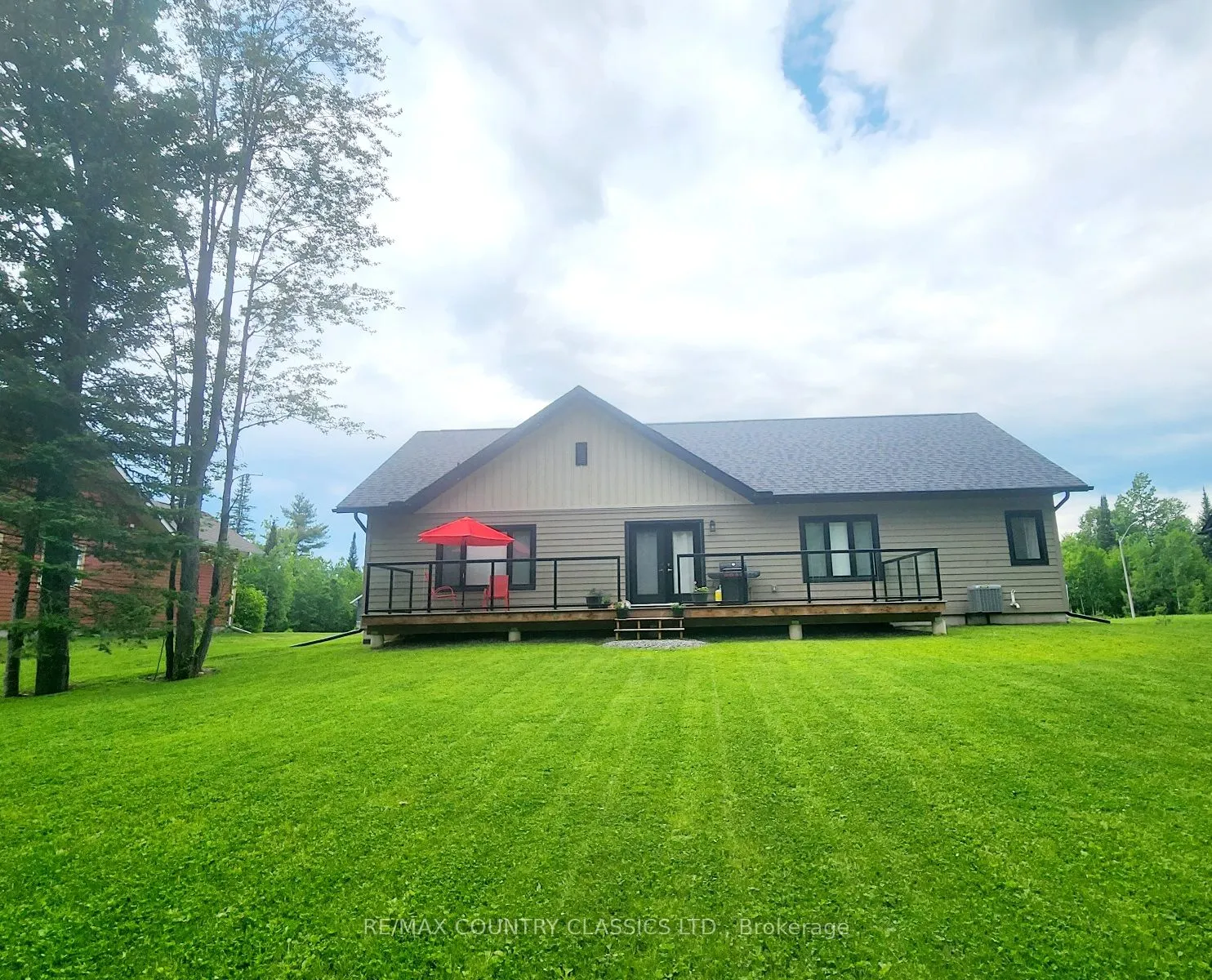 8 Bancroft Ridge Drive