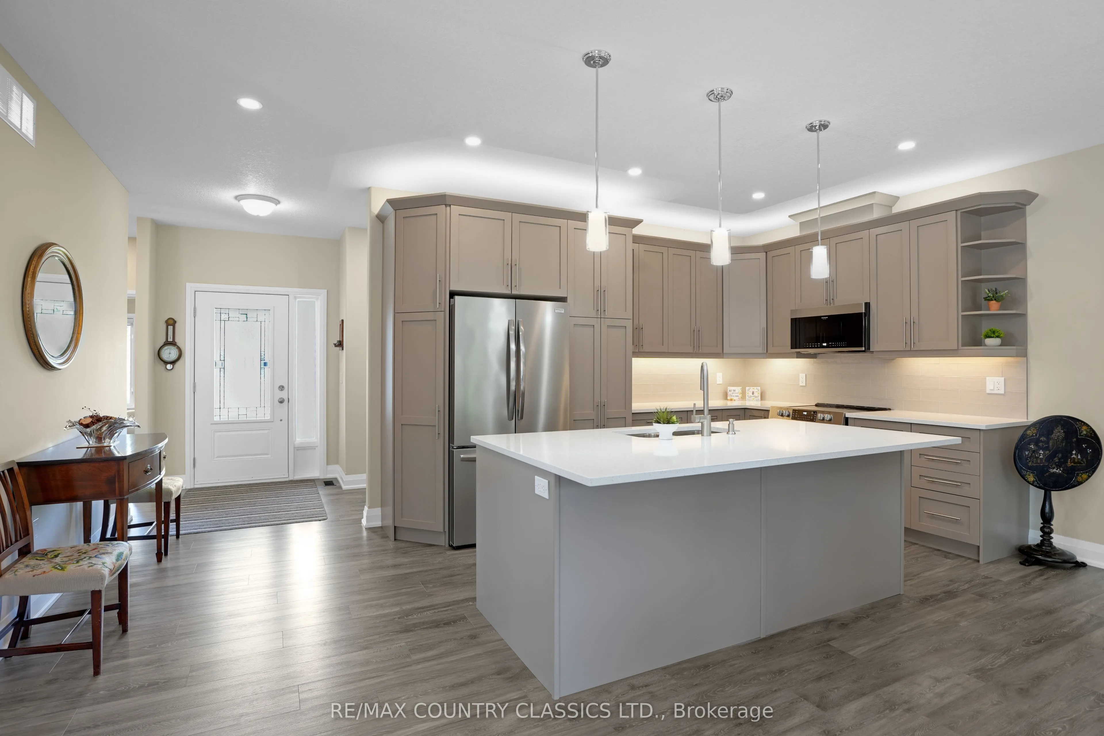 8 Bancroft Ridge Drive